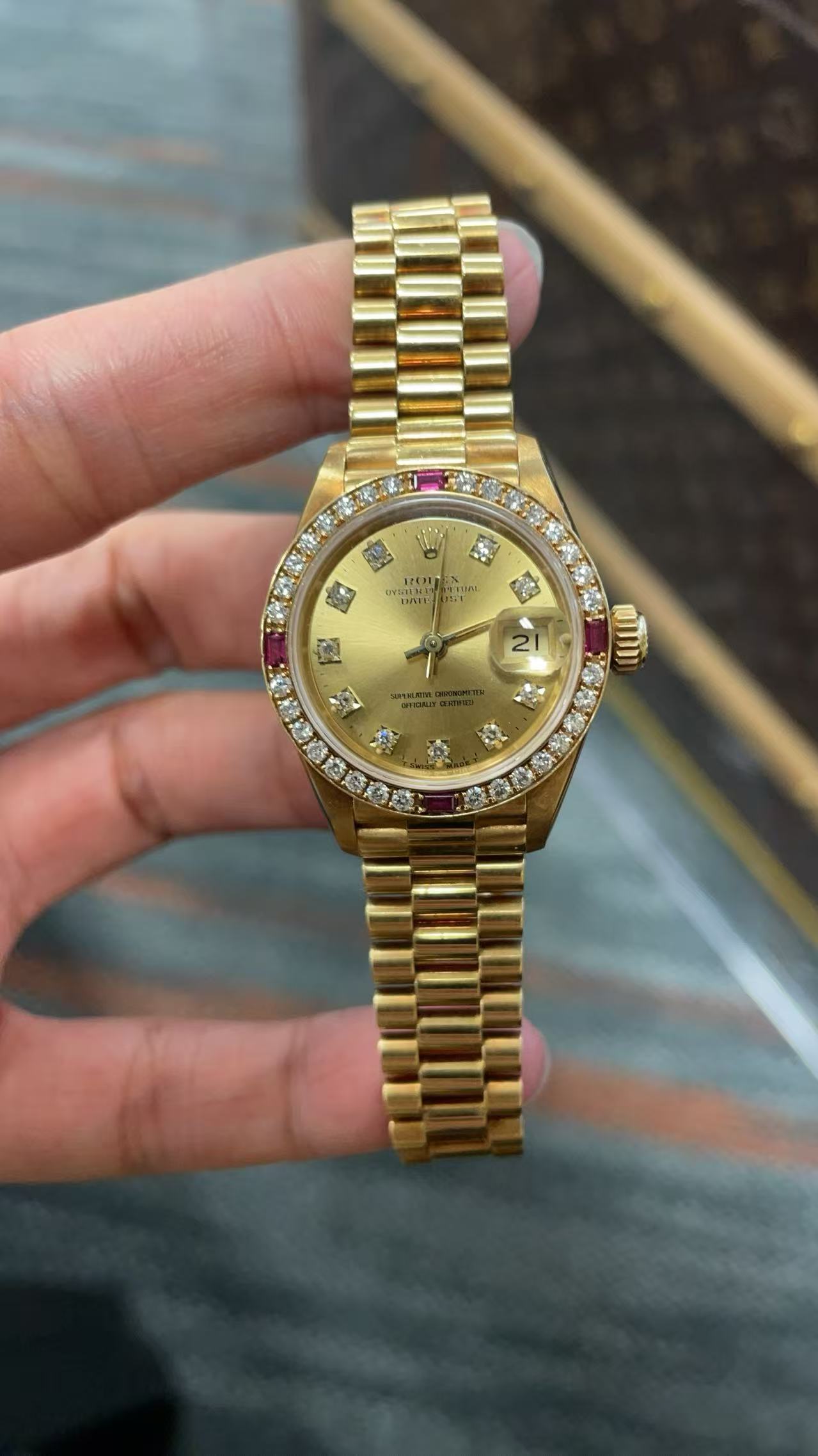 ✦ 劳力士 Rolex 日志型 69068 原装钻石红宝圈 18K黄金 26mm 女表 E字头保单
