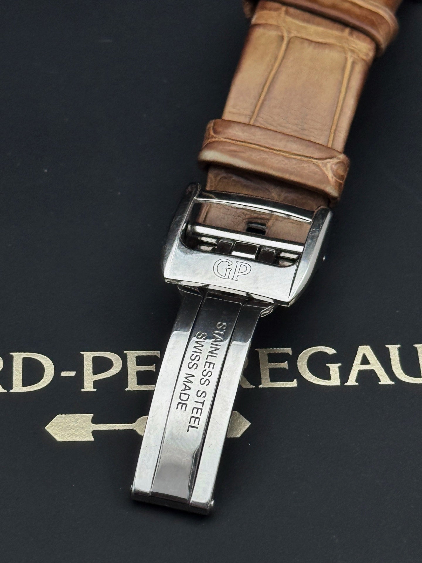 芝柏 Girard-Perregaux 猫眼系列 80476D11A801-CK8A 精钢镶钻 自动机械 2022年全套98新