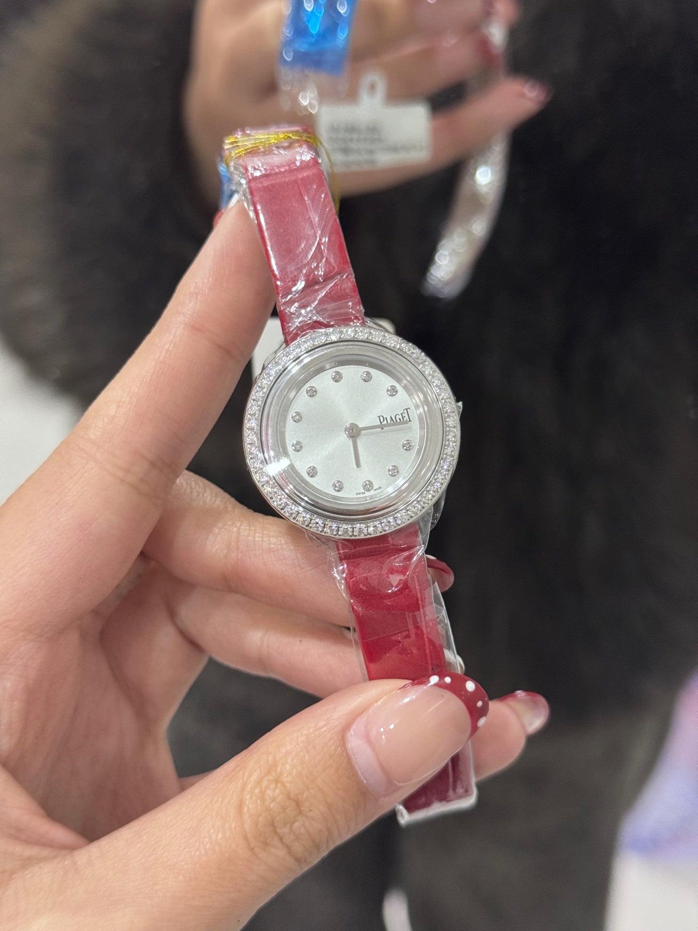 伯爵 Piaget POSSESSION系列 G0A44284 18K白金镶钻 29毫米 石英女表 全新全套