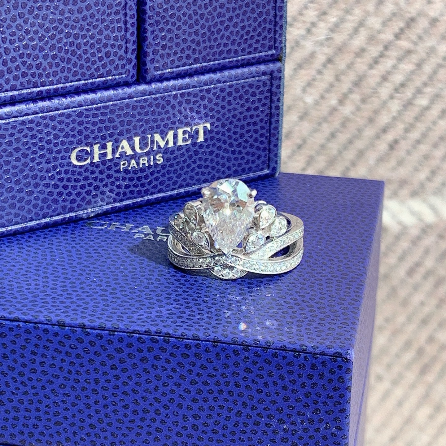 Chaumet Josephine Heron Collection 2.01-carat pear-shaped diamond ring, E color, VVS2, size 50, 2022, complete set in stock.