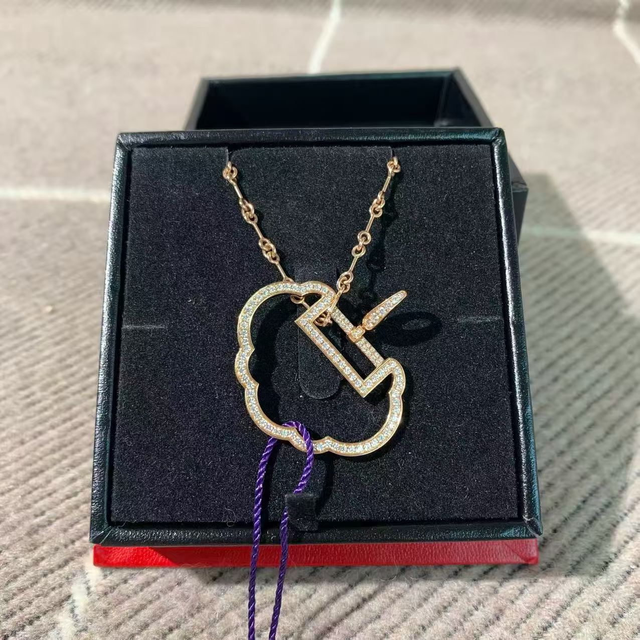 Qeelin Yu Yi series 18K rose gold full diamond large Ruyi lock necklace with bamboo chain, 2023 complete set in stock.