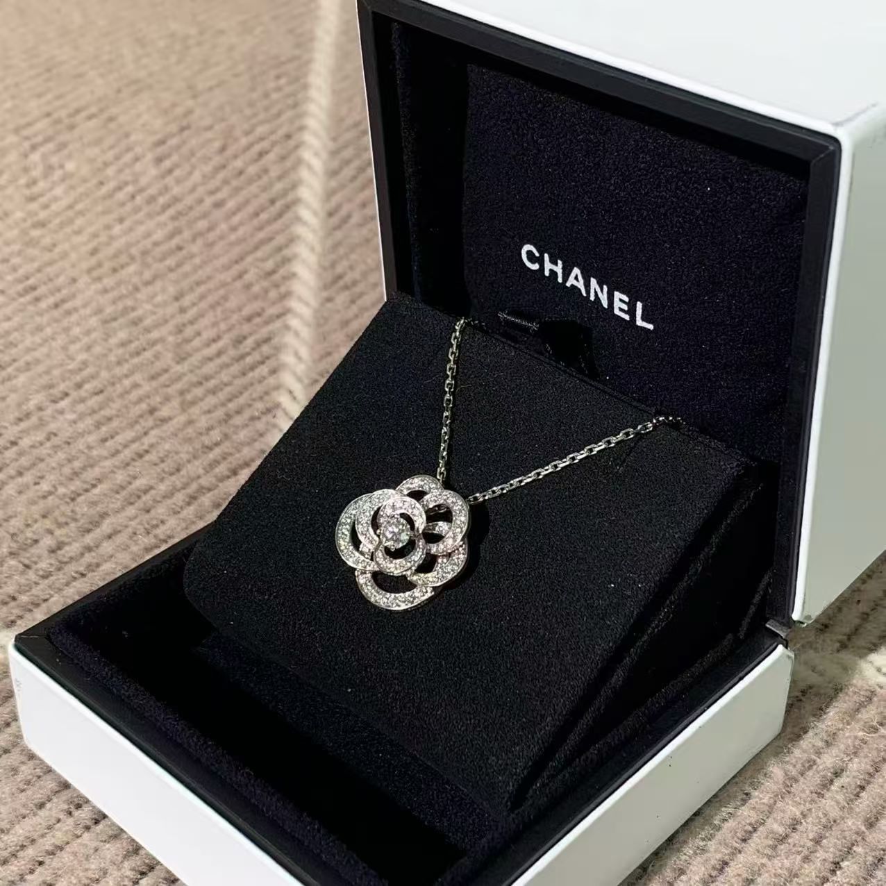 Chanel Camélia collection 18K white gold full diamond necklace, purchased in 2025, complete set H260131