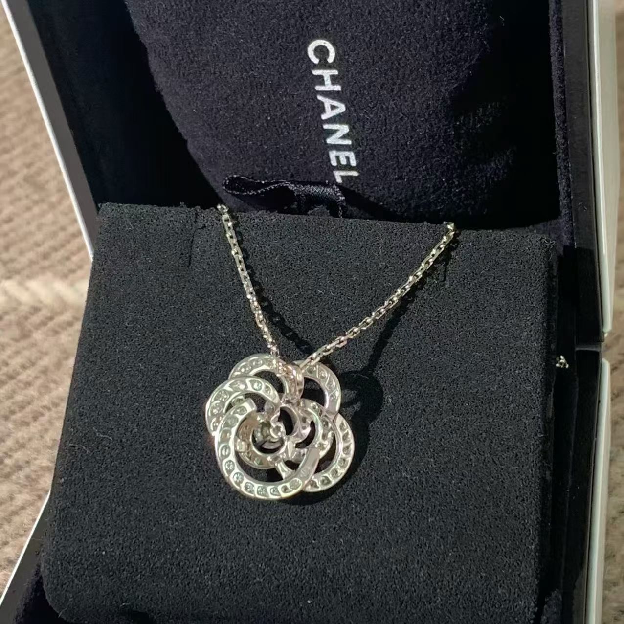 Chanel Camélia collection 18K white gold full diamond necklace, purchased in 2025, complete set H260131