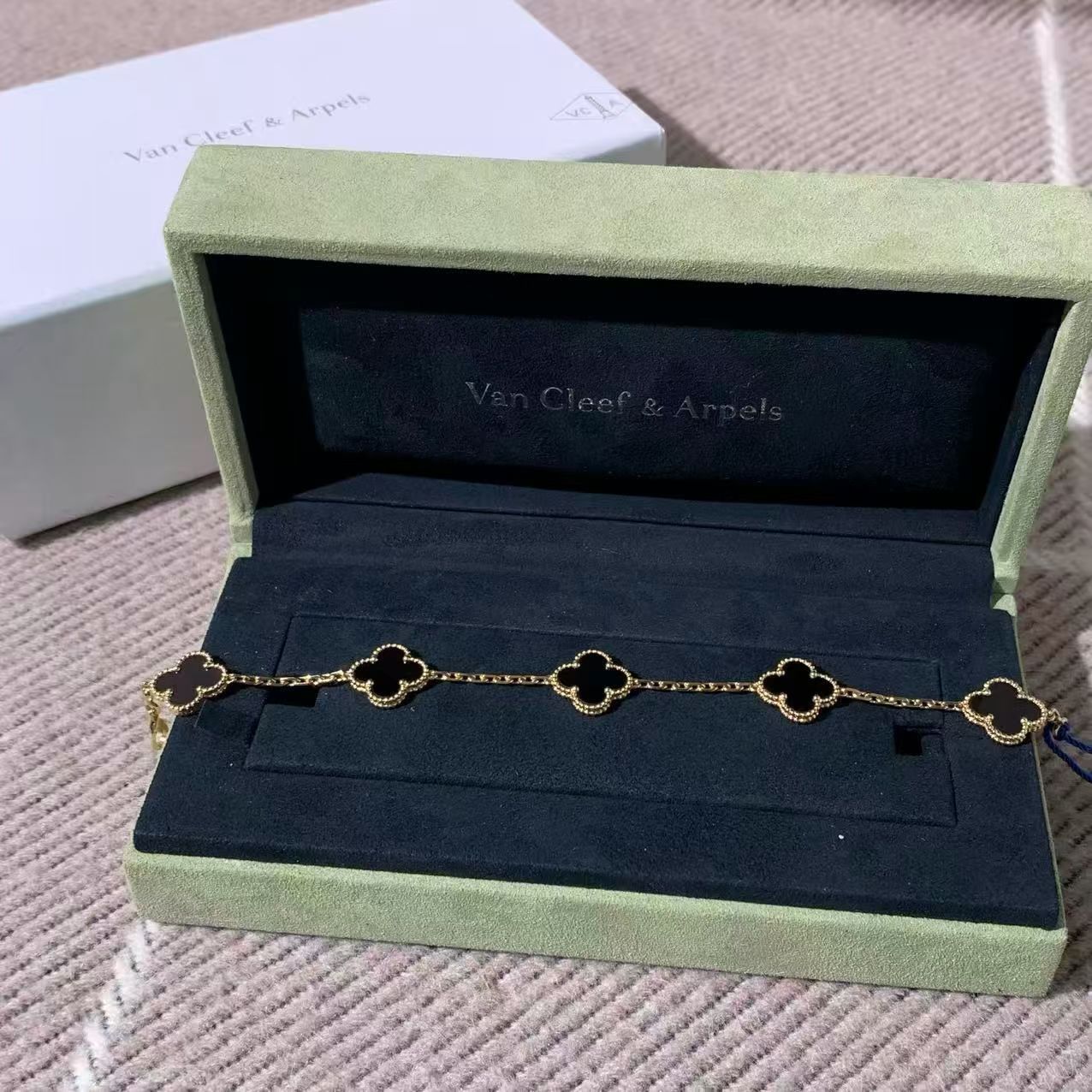 VCA Vintage Alhambra Black Onyx Five-Flower Bracelet in 18K Gold, 2023 Complete Set, Premium Quality, In Stock