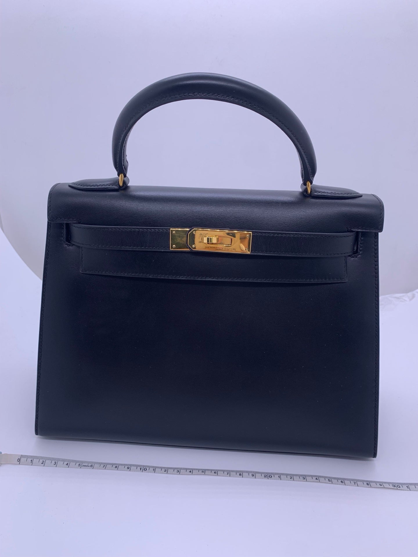 ✦ Hermès Kelly 28 bag, black Box leather, gold buckle, circle U engraving (vintage collector's item/classic black and gold)