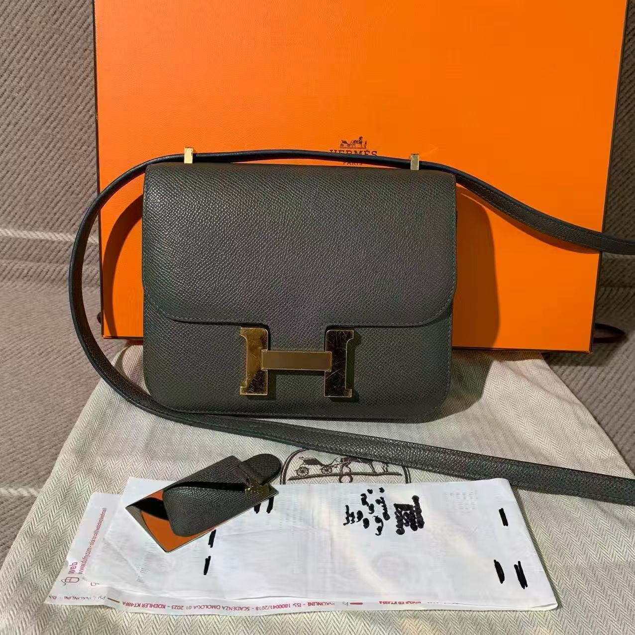 ✦ 爱马仕 Hermès Constance 19 康康包 C6灰绿色 Epsom皮 金扣 U刻 (内置镜子版/绝美高级灰)