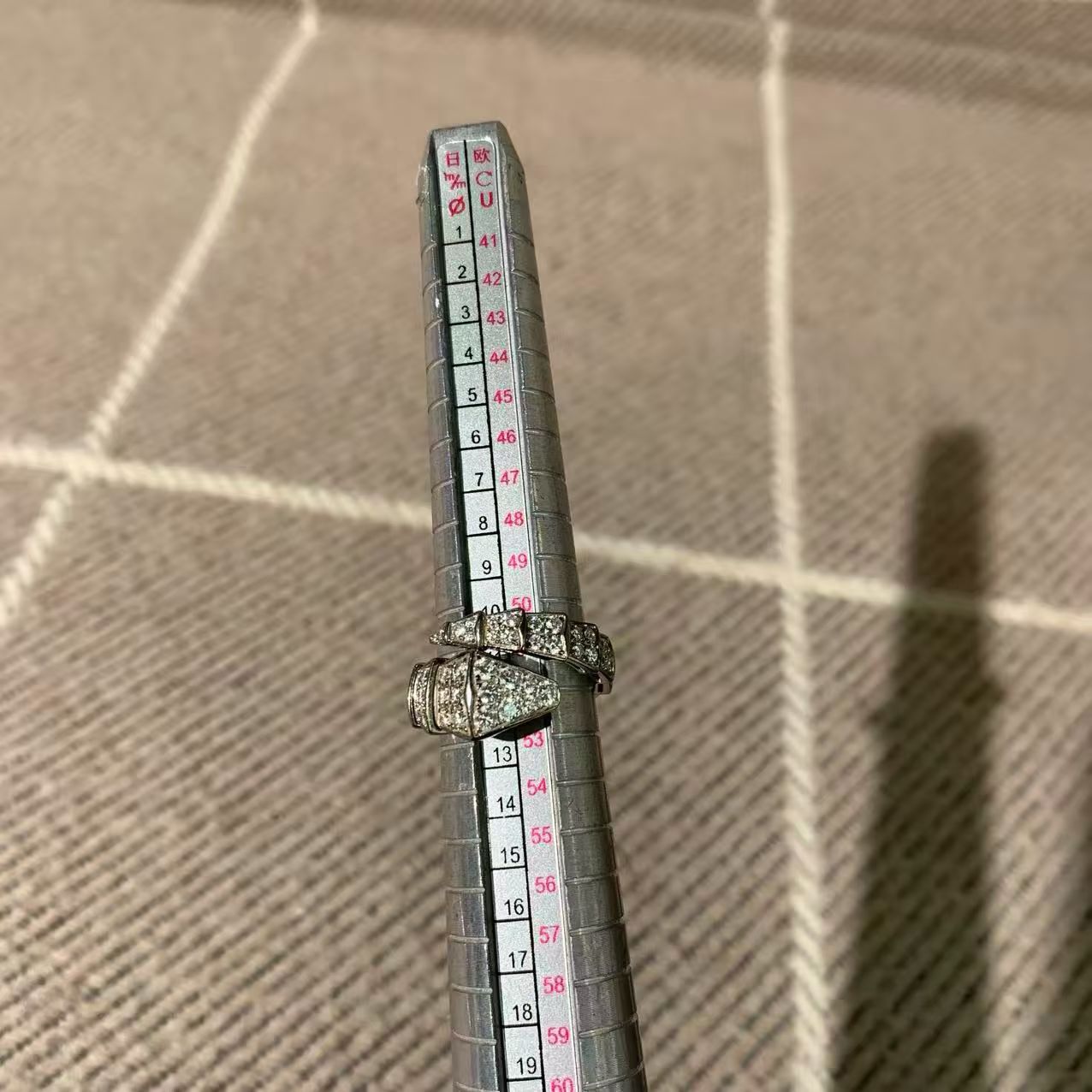 ✦ BVLGARI SERPENTI VIPER 18K white gold pavé diamond snake head ring, size S (complete set, 2023)