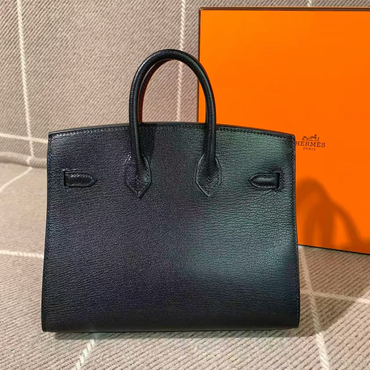 ✦ Hermès Birkin 20 Limited Edition Badge Beaded Black Goatskin Leather with Silver Buckle and K Engraving (Extreme Limited Edition/Complete Set with Invoice)