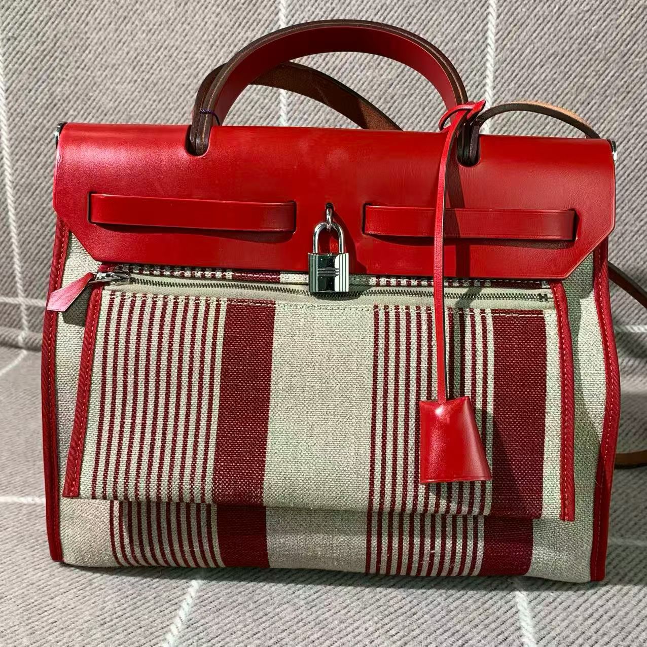 ✦ 爱马仕 Hermès Herbag 31 红色条纹拼接 Toile帆布 银扣 D刻 (附发票全套/经典学院风)