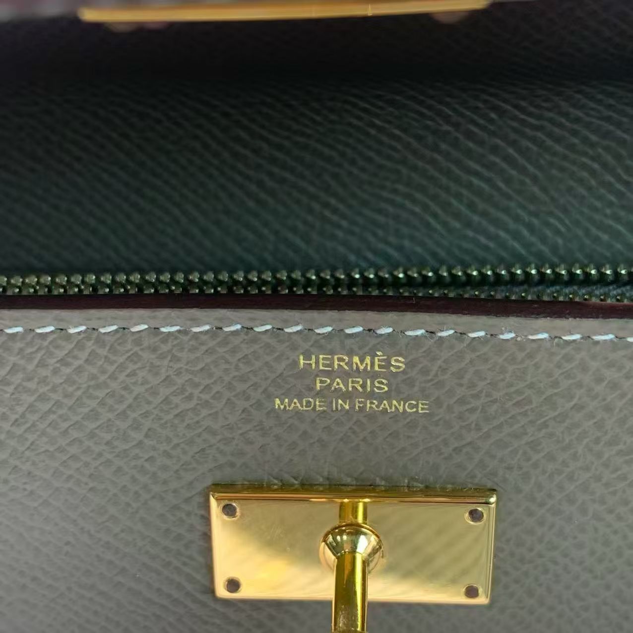 ✦ Hermès Kelly Wallet To Go, Elephant Grey Epsom Leather with Gold Buckle and Z Engraving (Classic Elephant Grey)