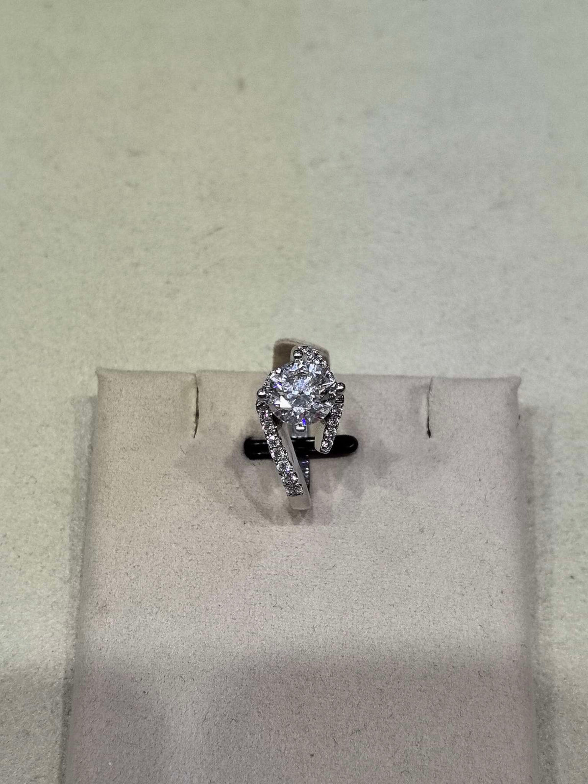 钻石戒指💍1.5克拉,I色 极美现货