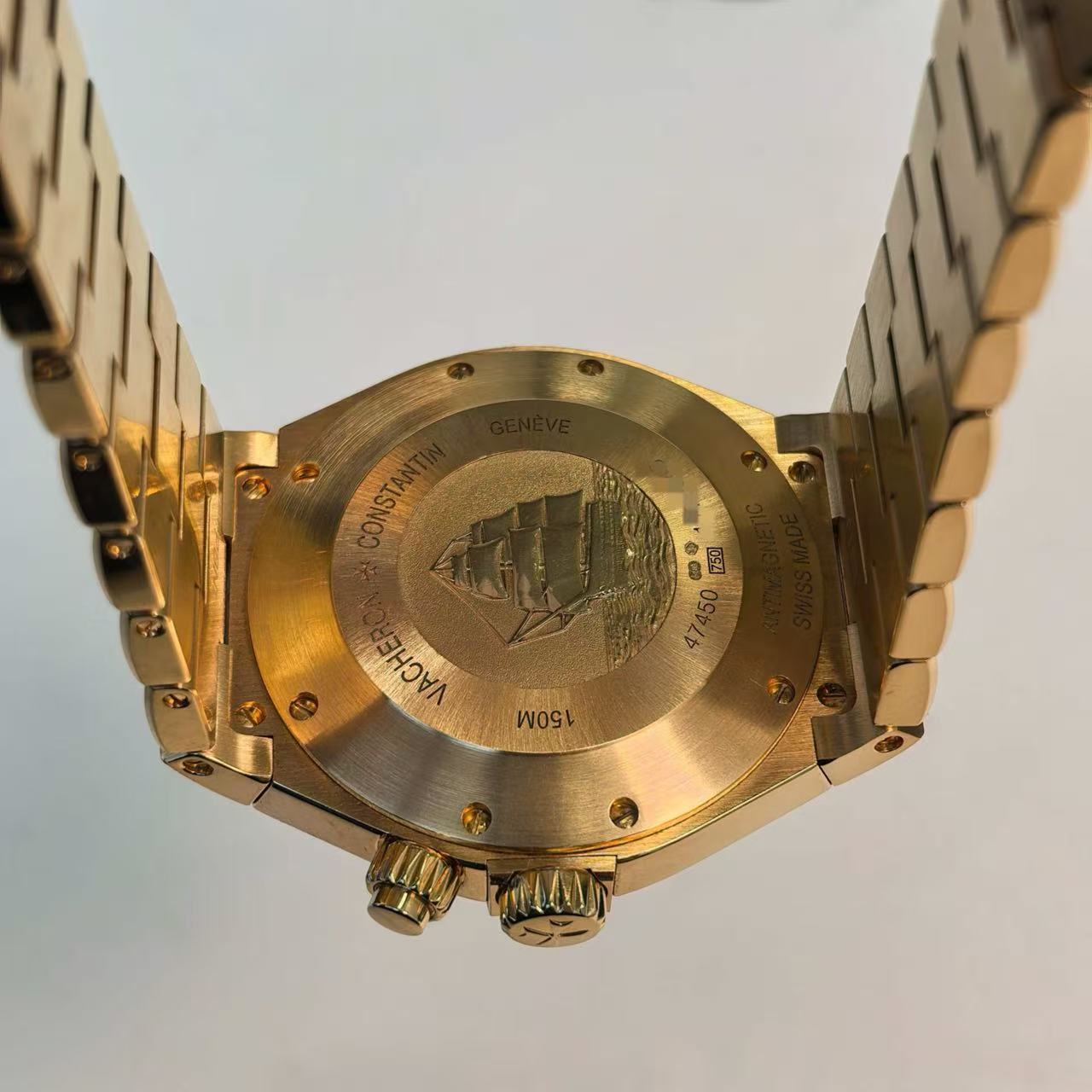 ✦ Vacheron Constantin Overseas 42mm 18K Rose Gold Panda Dial