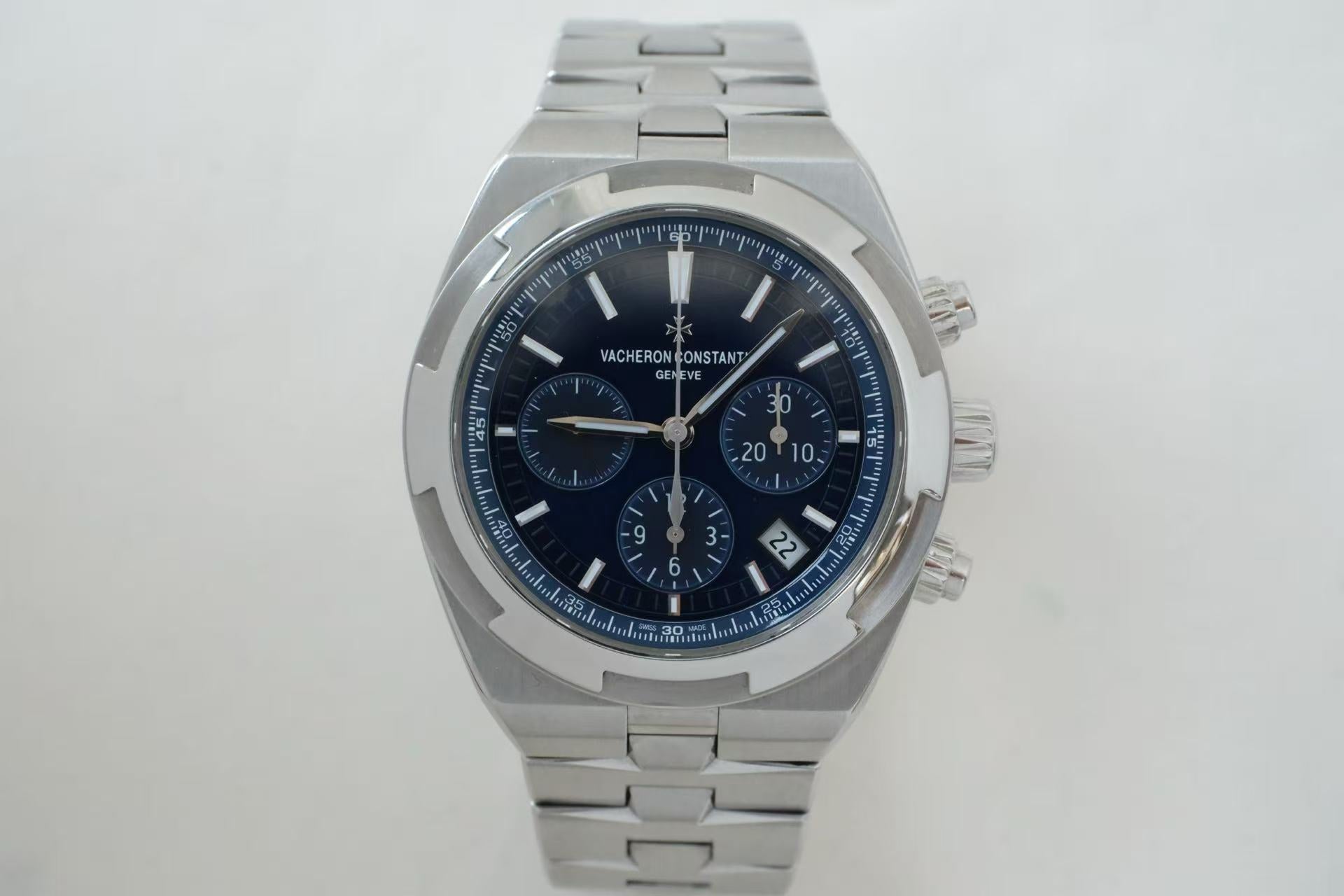 ✦ Vacheron Constantin Overseas 5500V 42.5mm Blue Dial Chronograph