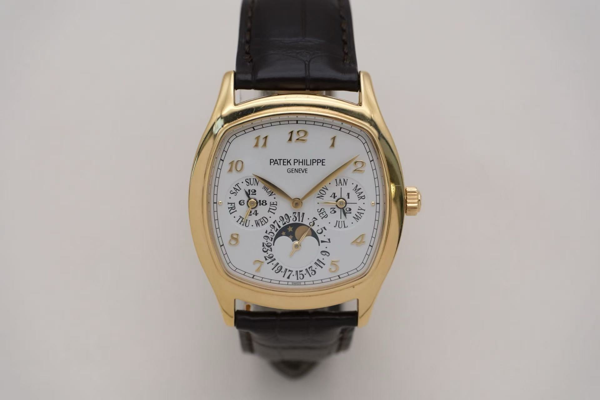 百达翡丽 Patek Philippe 超级复杂功能时计 5940J-001 18K黄金 万年历 自动机械 37x44.6mm