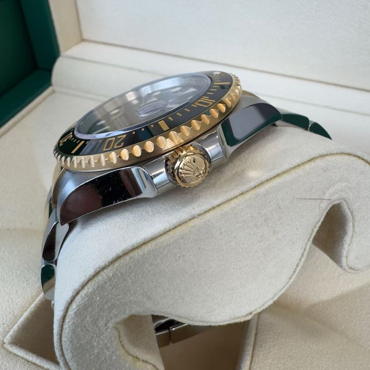 ✦ 劳力士 Rolex 海使型 43毫米 间金(18K黄金/钢) 126603-0001