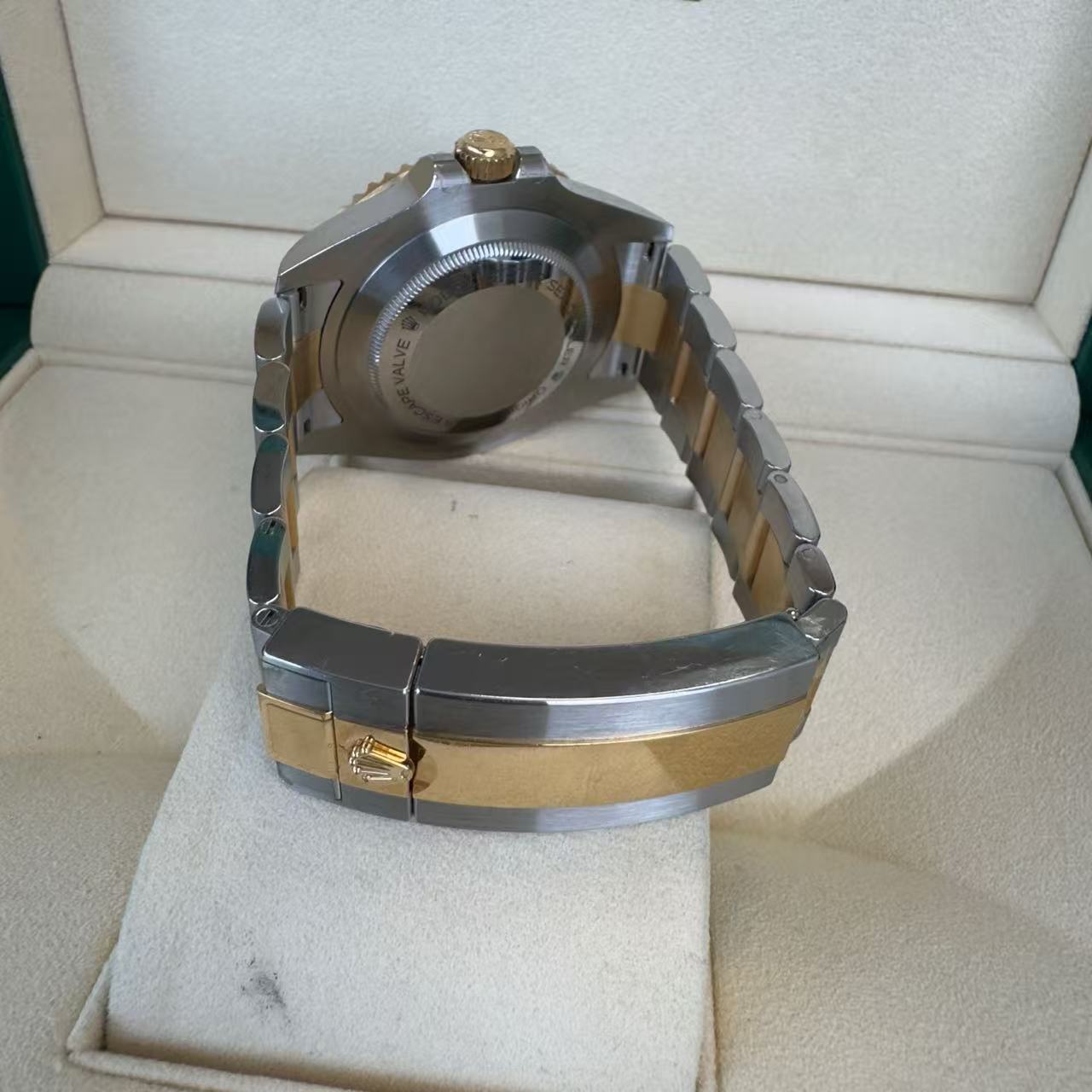 ✦ 劳力士 Rolex 海使型 43毫米 间金(18K黄金/钢) 126603-0001