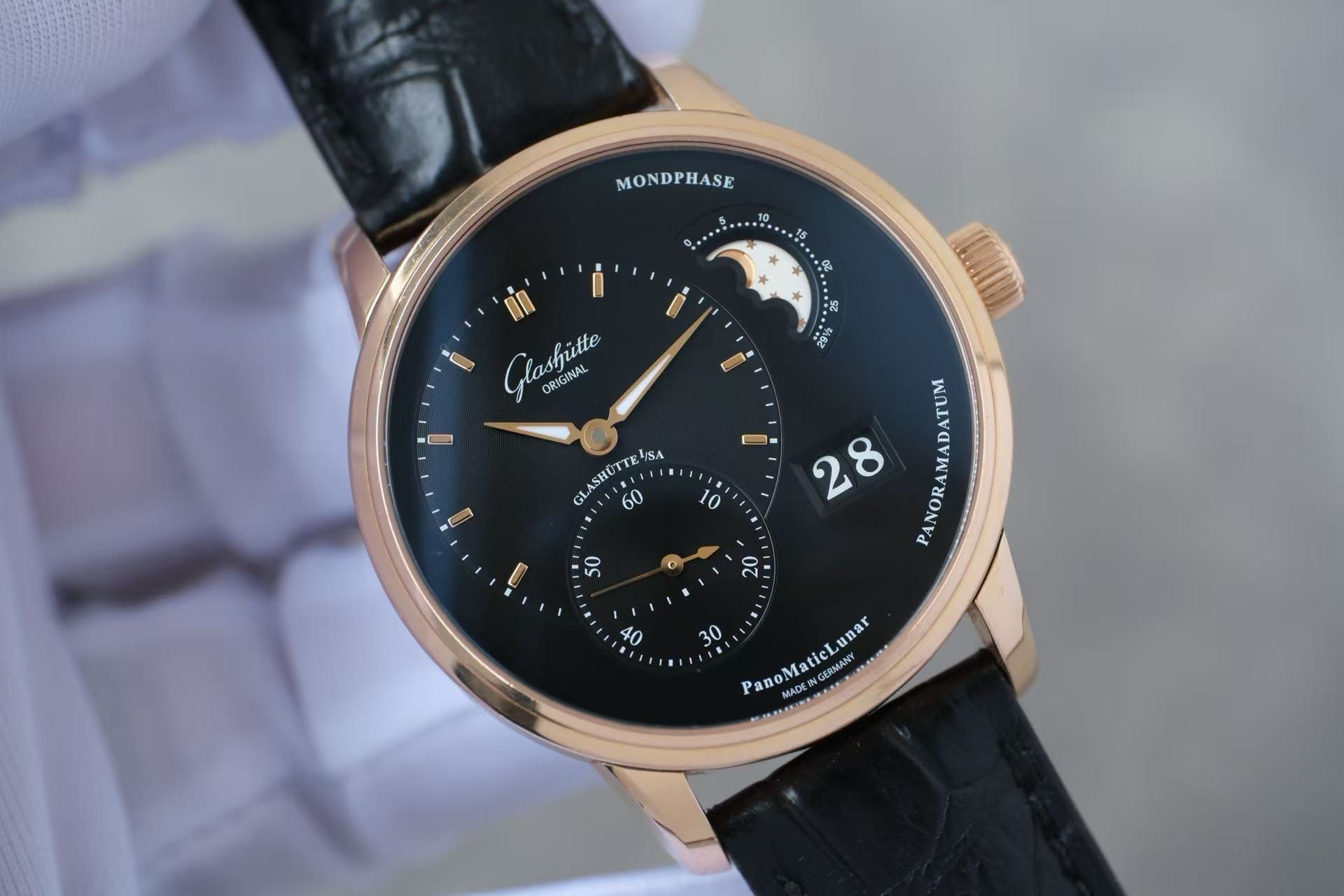 ✦ 格拉苏蒂原创 Glashütte Original 偏心系列 40毫米 18K玫瑰金 月相腕表