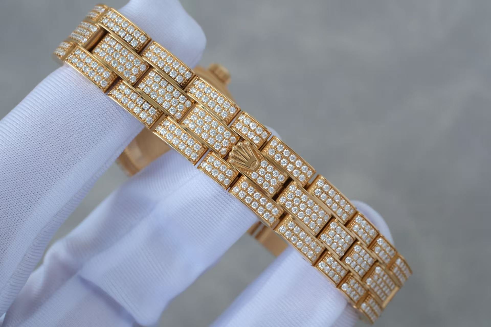 ✦ Rolex Women's Datejust 26mm 18K Gold Diamond-Studded Watch, Original Fully Diamond-Studded, 179458