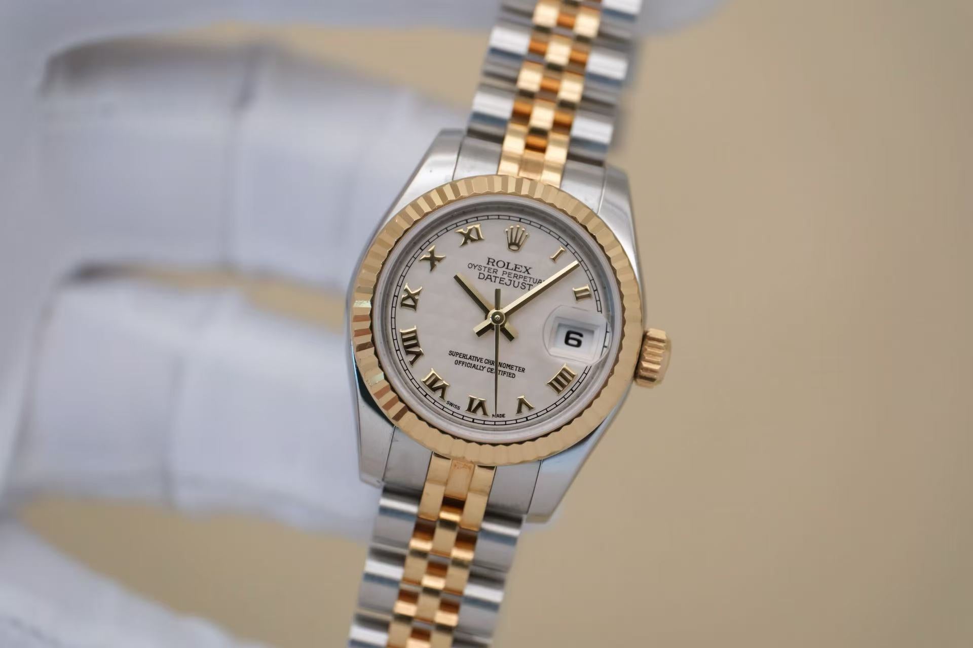 ✦ 劳力士 Rolex 女装日志型 26毫米 金钢(18K黄金/精钢) 179173