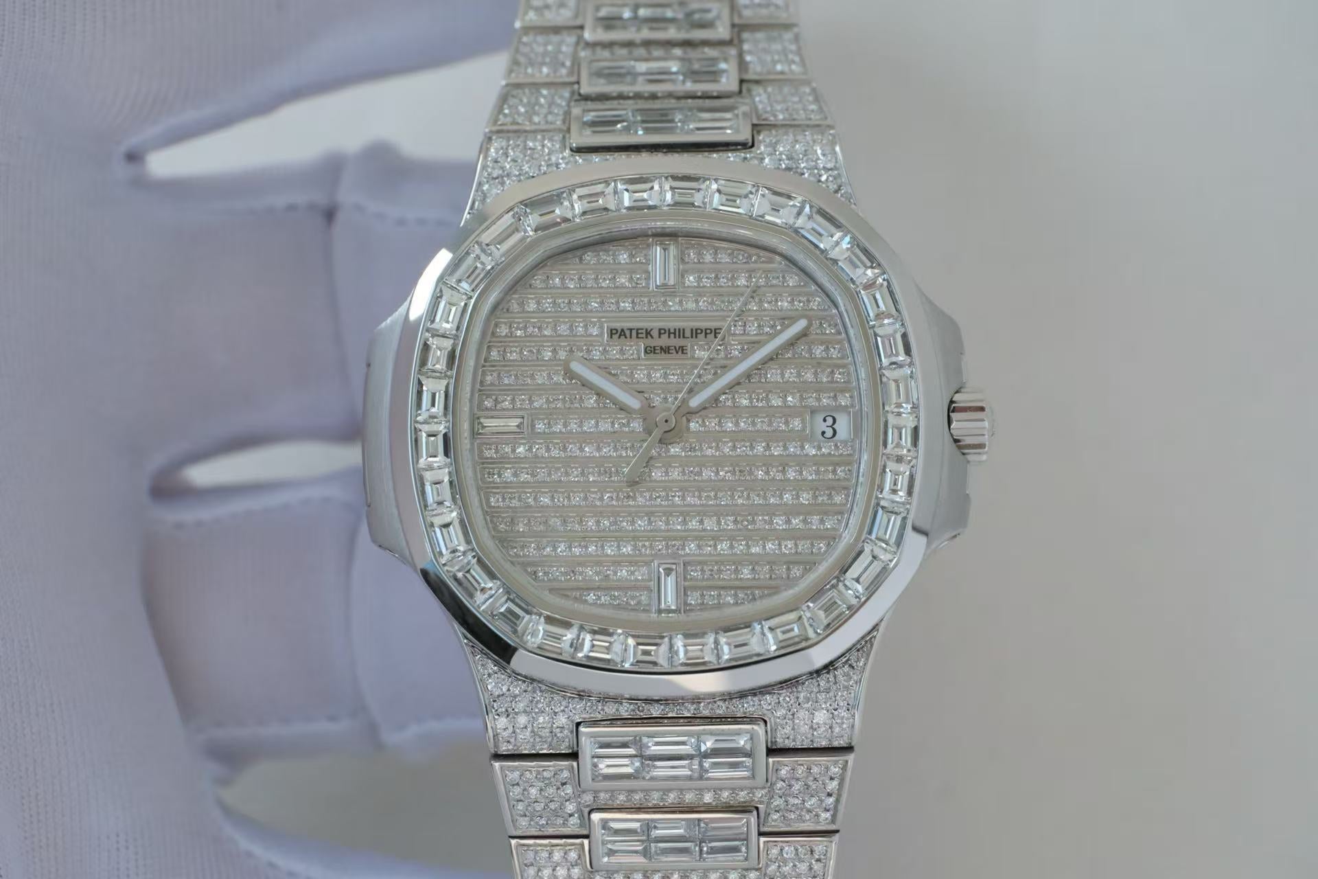 ✦ Patek Philippe Nautilus 40mm with full star pattern 5719/10G-010