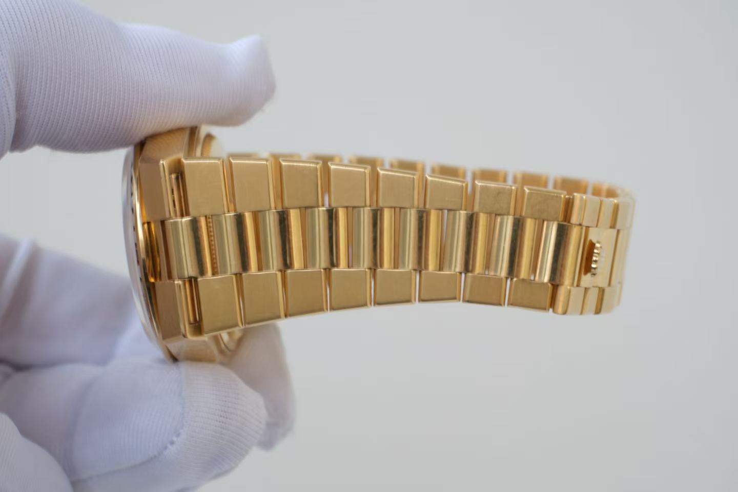 ✦ Rolex 19158 Day-Date 36mm 18K Yellow Gold Genta Case with Diamonds and Gemstones (Antique Unique Item/with Rolex Warranty Card)