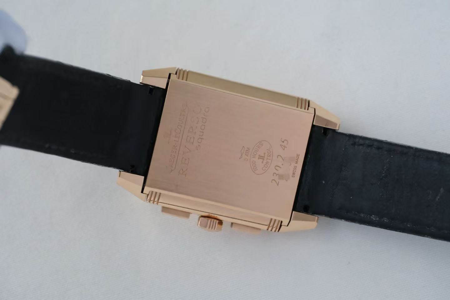 ✦ 积家 Jaeger-LeCoultre 翻转系列 Reverso 50.5x34.9毫米 18K玫瑰金 Q7012420