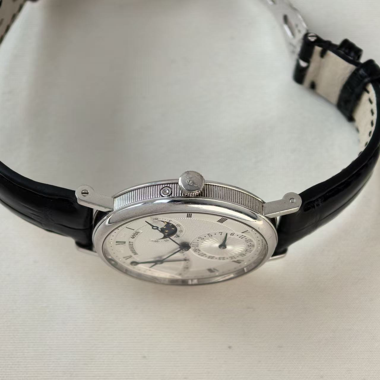 ✦ 宝玑 Breguet 经典系列 39毫米 18K白金 月相动储 7137BB/11/9V6 (新品极佳状态)
