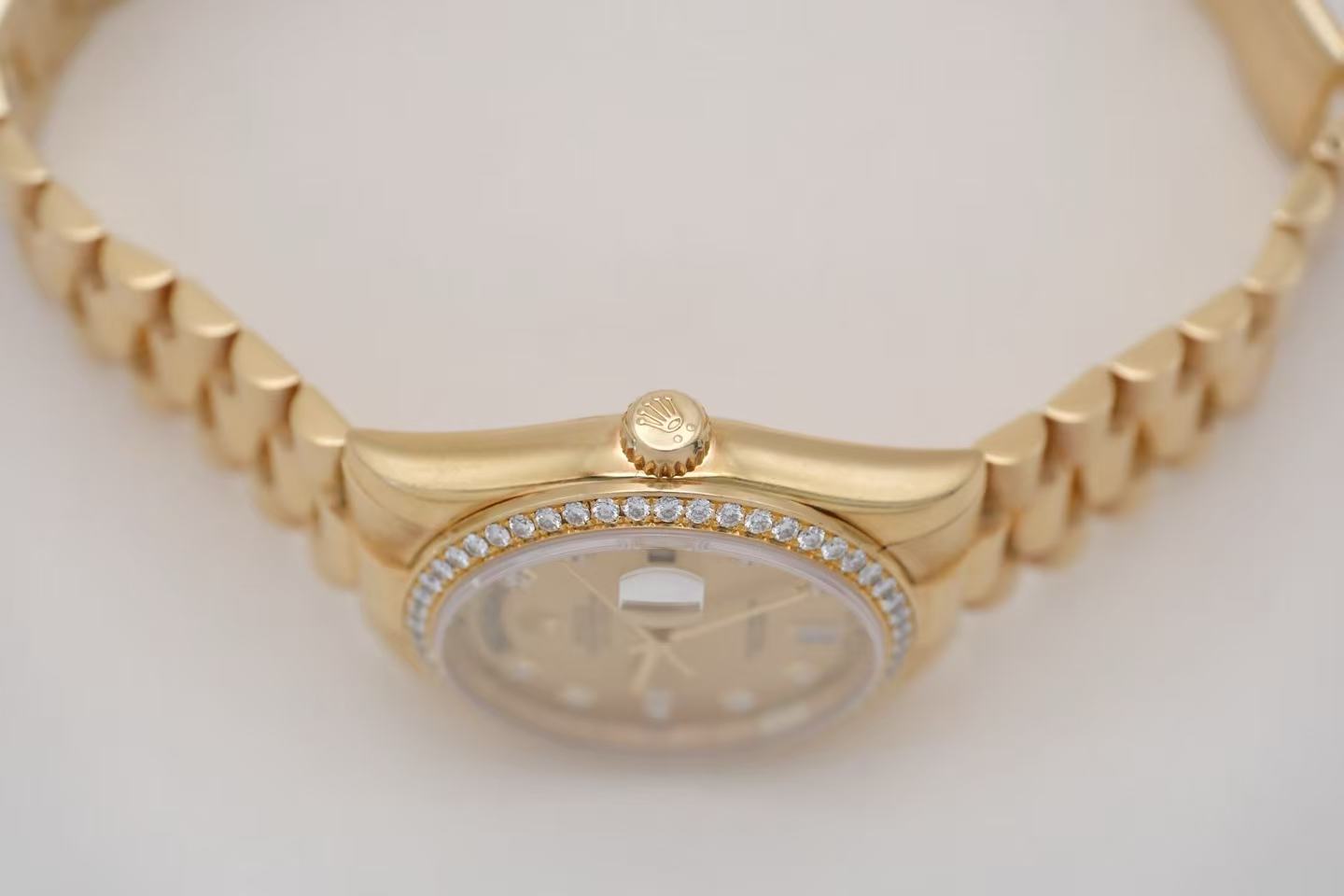 ✦ 劳力士 Rolex 星期日历型 36毫米 18K黄金 原厂镶钻 118348 (2006年带收据大全套)