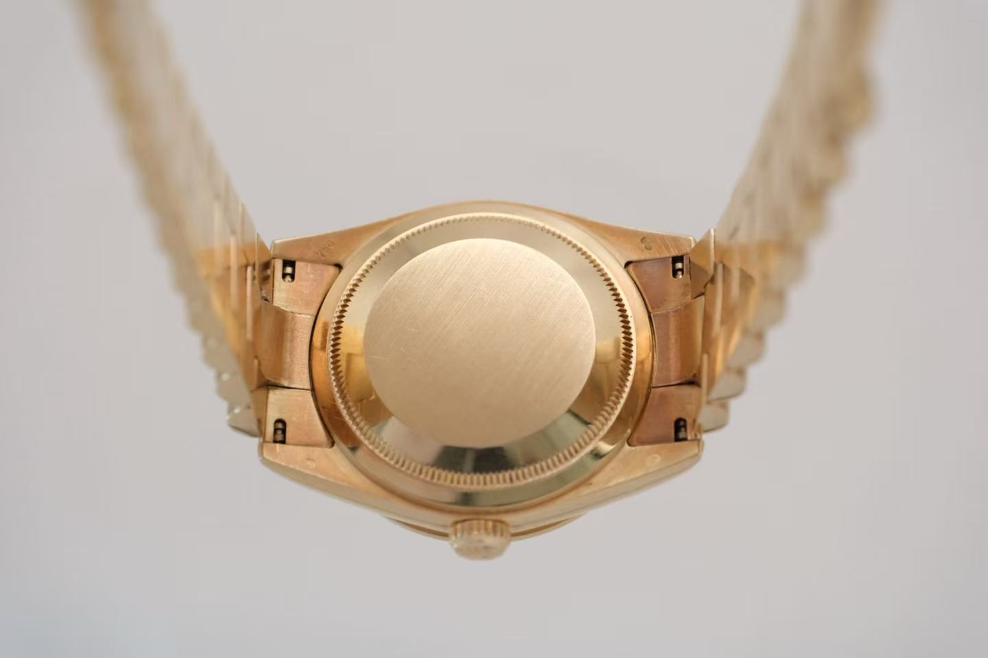 ✦ 劳力士 Rolex 星期日历型 36毫米 18K黄金 原厂镶钻 118348 (2006年带收据大全套)