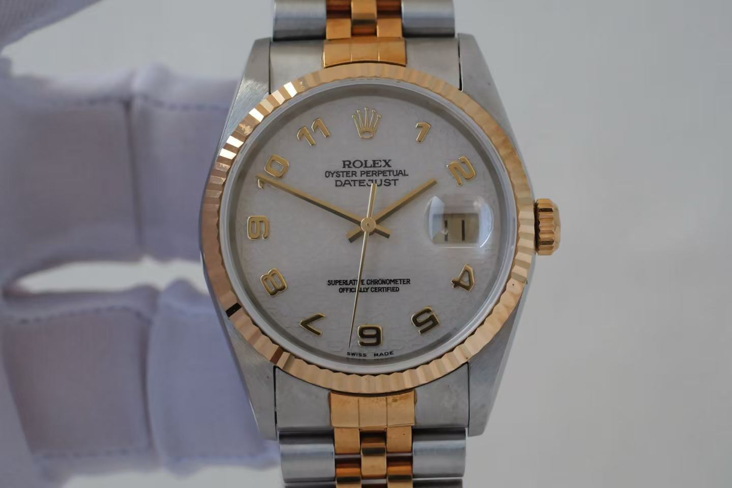 ✦ Rolex Datejust 36mm 18K Two-Tone Gold Anniversary Dial 16233 (T-series/Unused Stock)