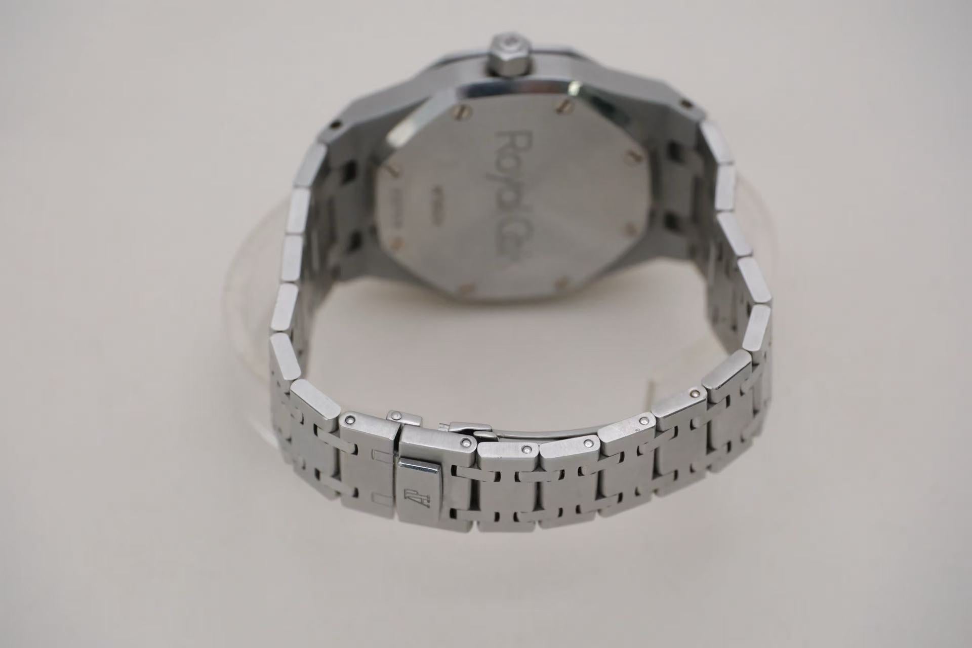 ✦ Audemars Piguet Royal Oak 36mm Rare Deep Blue Dial Moon Phase Calendar 25594ST.OO.0789ST.04 (2006 Policy)