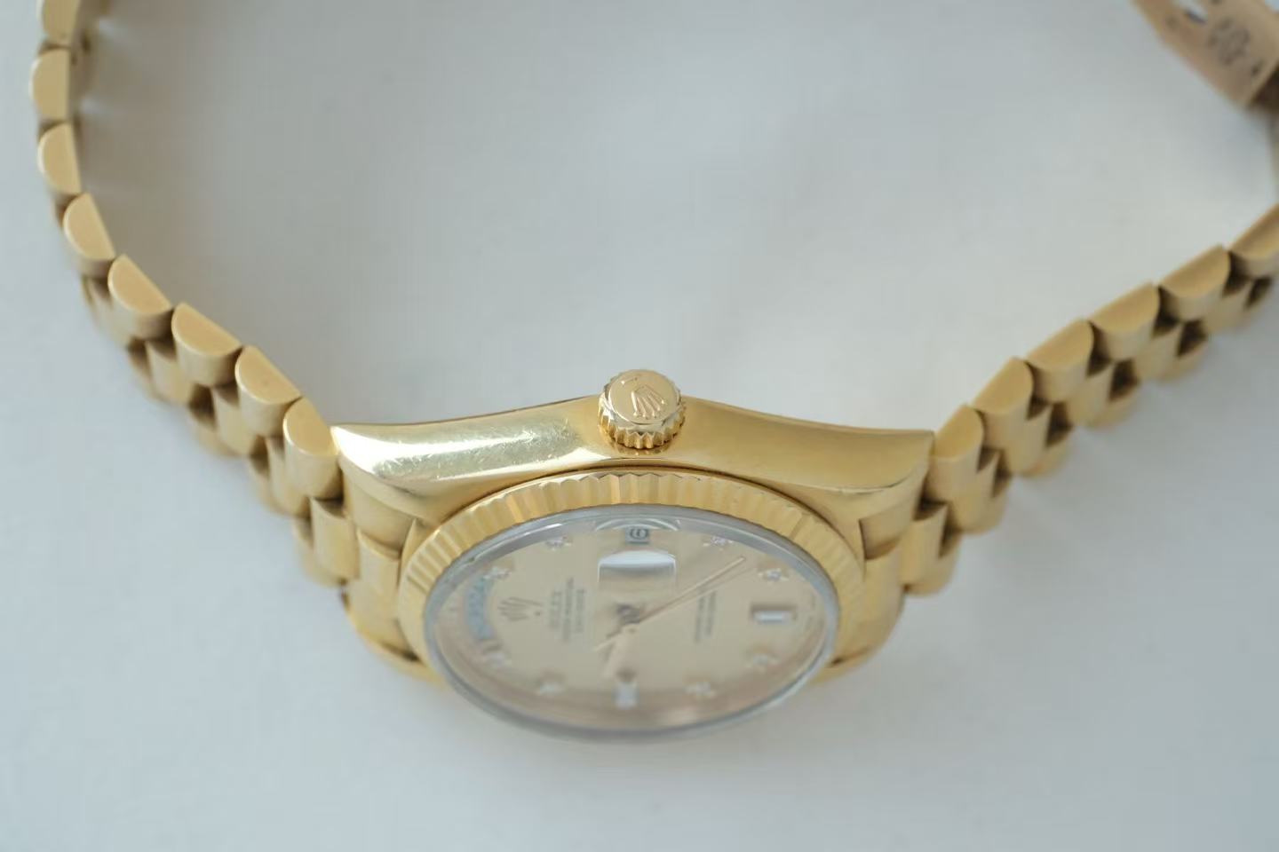 ✦ 劳力士 Rolex 星期日历型 36毫米 18K黄金 香槟盘钻刻 18038 (极佳状态/22节)