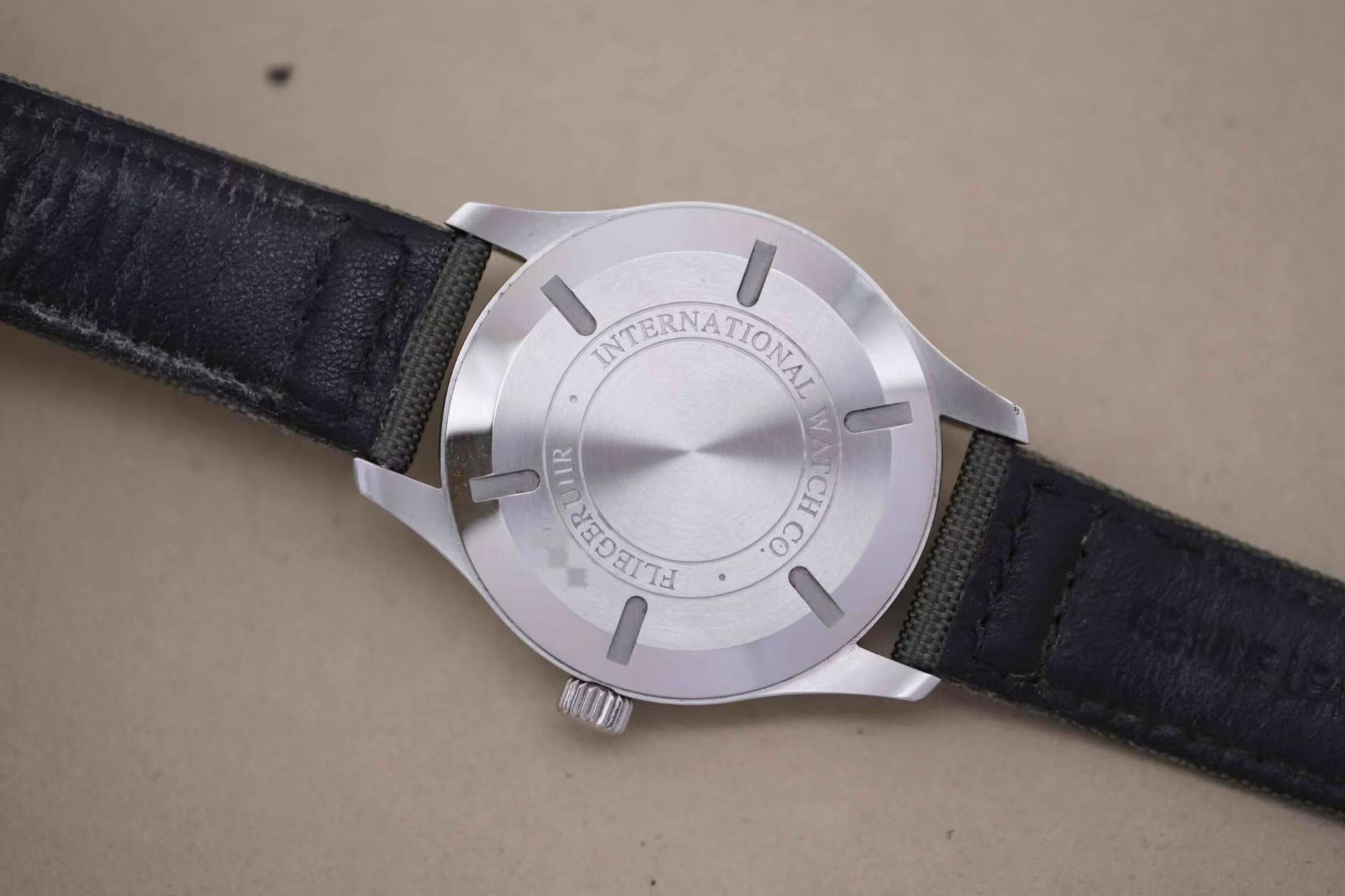 ✦ 万国 IWC 飞行员系列 马克十七 41毫米 精钢 IW326501 (2019年保卡/绝版扇形日历)