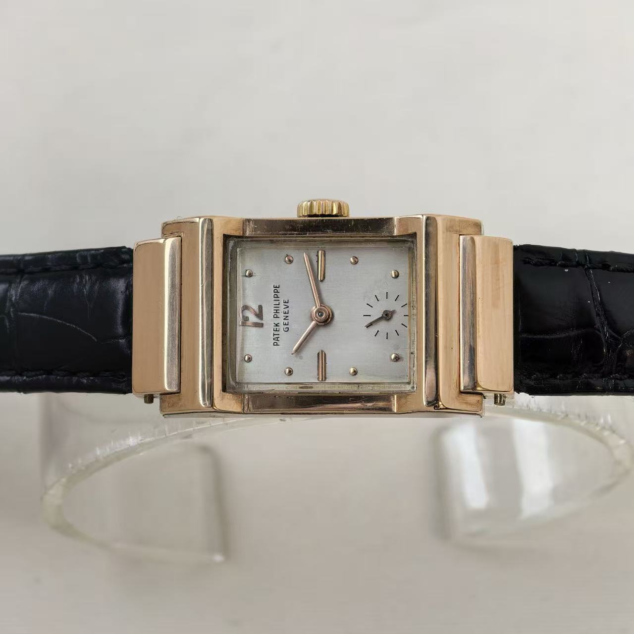 ✦ Patek Philippe Vintage Collection 20.5x40mm 18K Gold Dial with Burnt Blue Subtitles (Queen's Head and Squirrel Logo)