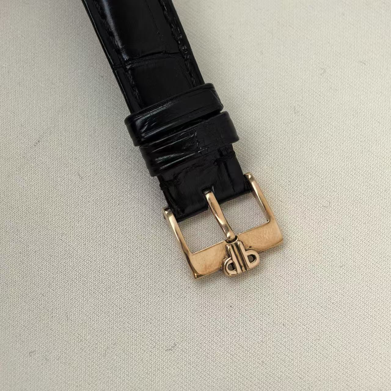 ✦ Patek Philippe Vintage Collection 20.5x40mm 18K Gold Dial with Burnt Blue Subtitles (Queen's Head and Squirrel Logo)