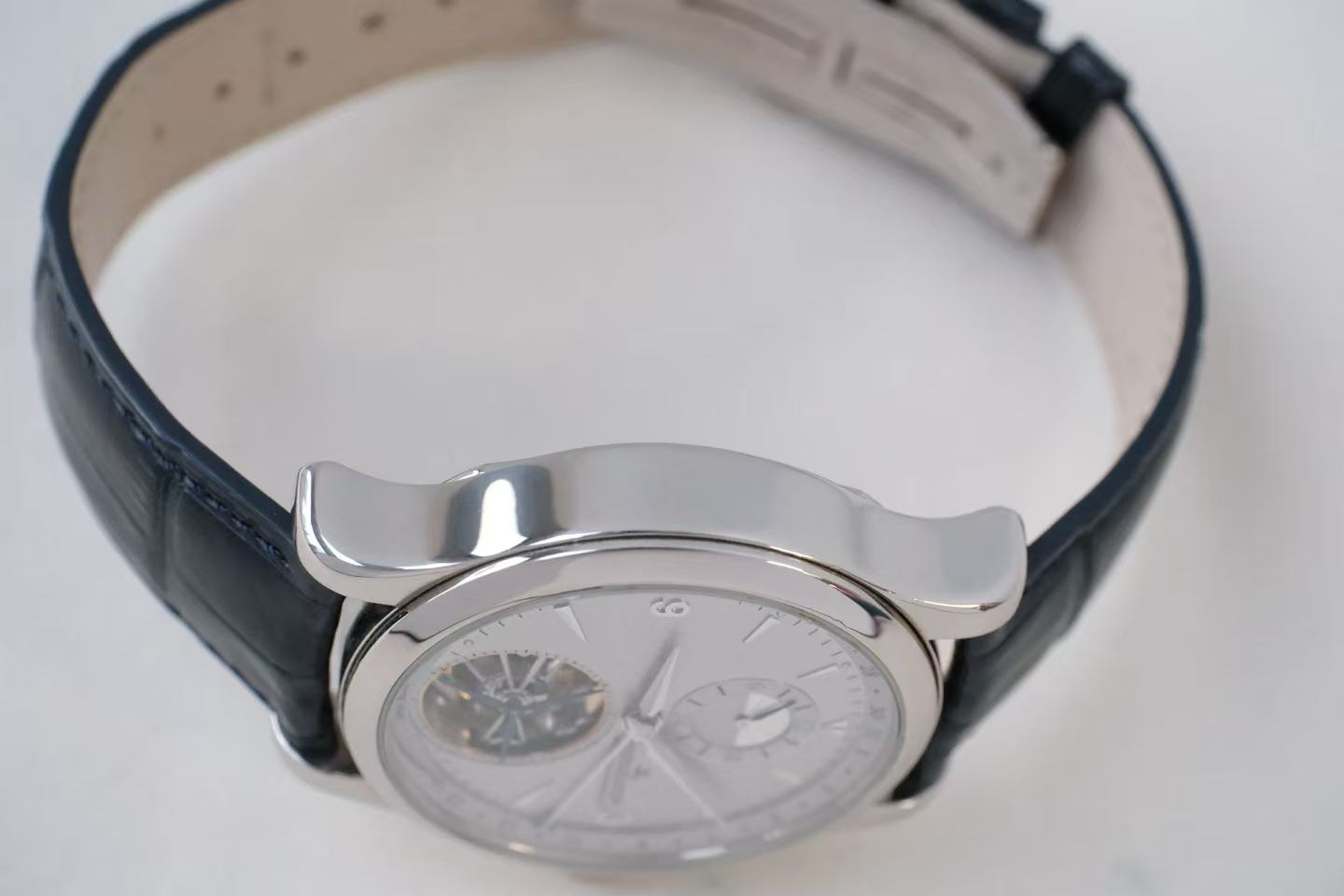 ✦ Jaeger-LeCoultre Master Collection 41.5mm 18K White Gold Standard Pointer Tourbillon Q1653440 (Excellent Condition)