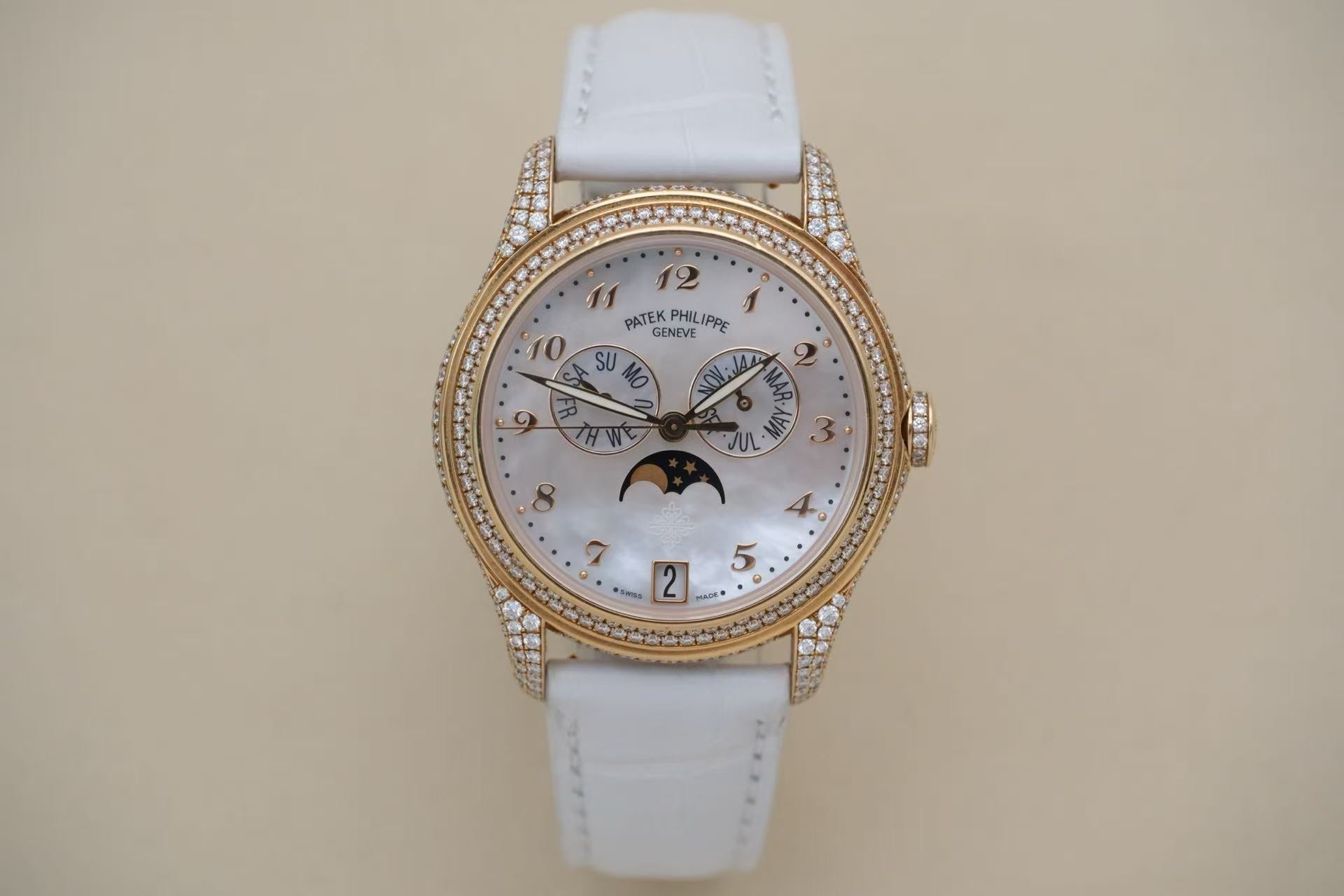 ✦ 百达翡丽 Patek Philippe 复杂功能时计 37毫米 18K玫瑰金 密镶钻年历 4937R-001 (双P57字头/全套)