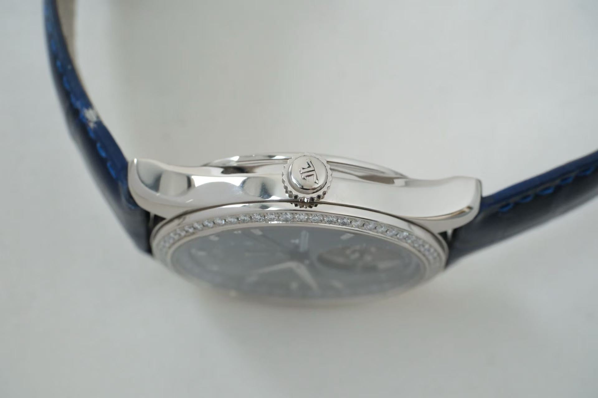 ✦ Jaeger-LeCoultre Master Collection 41.5mm 18K White Gold Diamond-Set Tourbillon Dual Time Watch Q1563580 (Exquisite Single Watch)