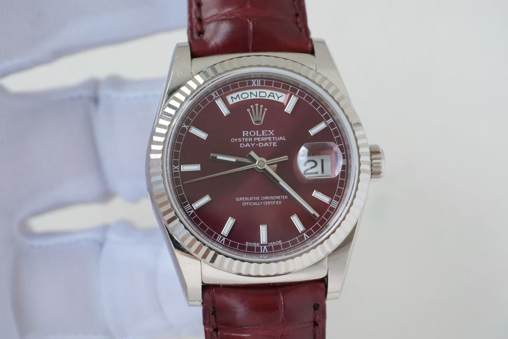 ✦ 劳力士 Rolex 星期日历型 Day-Date 36毫米 18K白金 樱桃红盘 118139 (2014年全套现货)