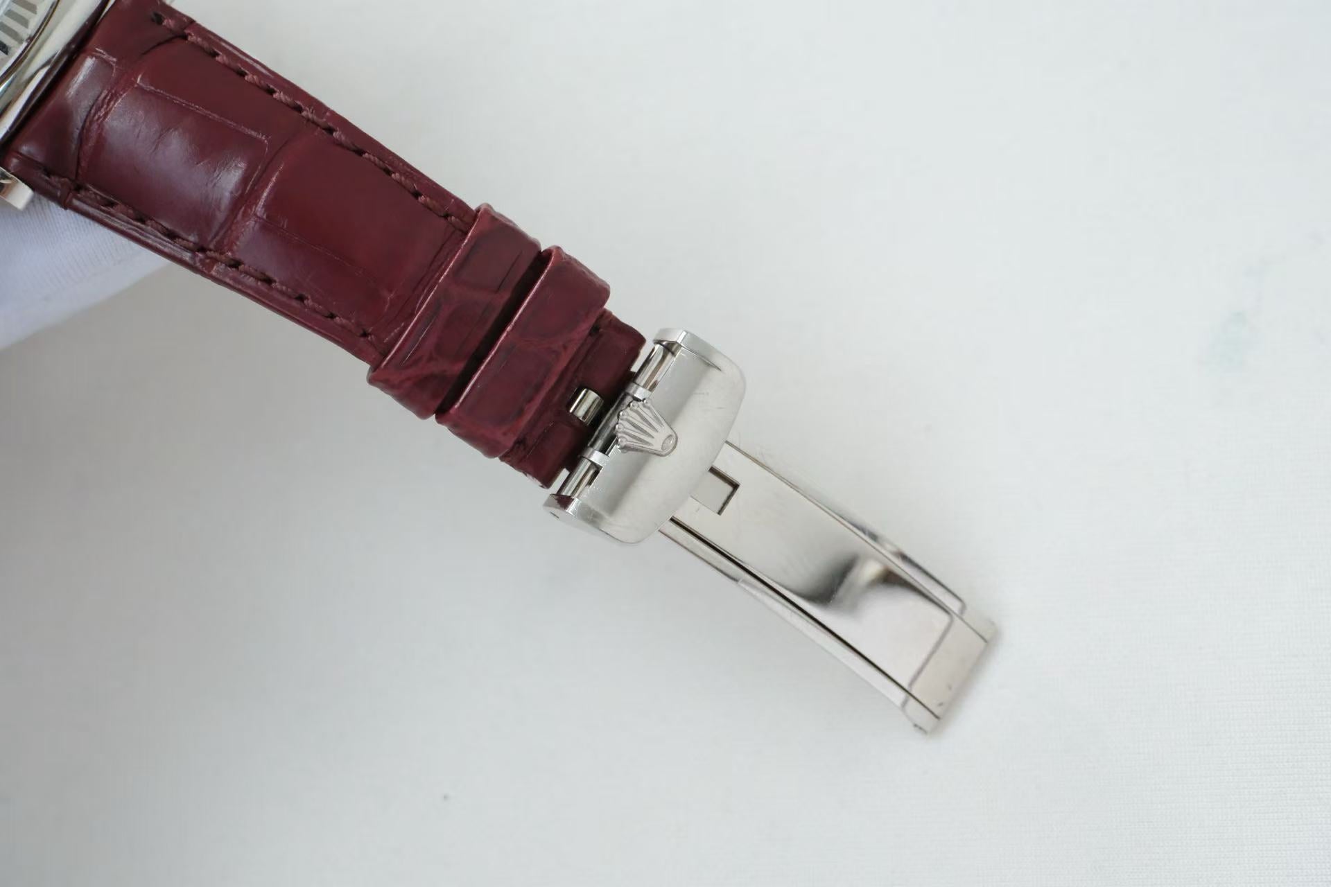 ✦ 劳力士 Rolex 星期日历型 Day-Date 36毫米 18K白金 樱桃红盘 118139 (2014年全套现货)