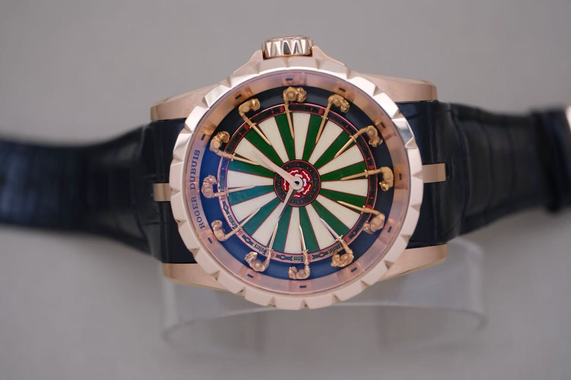 ✦ Roger Dubuis Knights of the Round Table, Generation 1, RDDBEX0398, 45mm, 18K Rose Gold Limited Edition