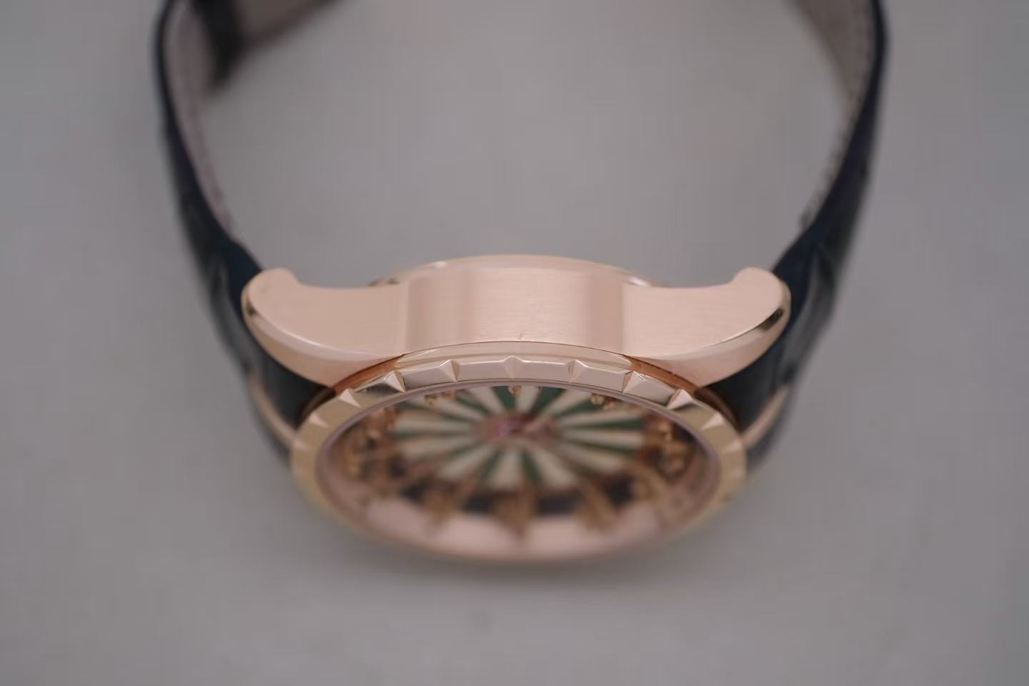 ✦ Roger Dubuis Knights of the Round Table, Generation 1, RDDBEX0398, 45mm, 18K Rose Gold Limited Edition