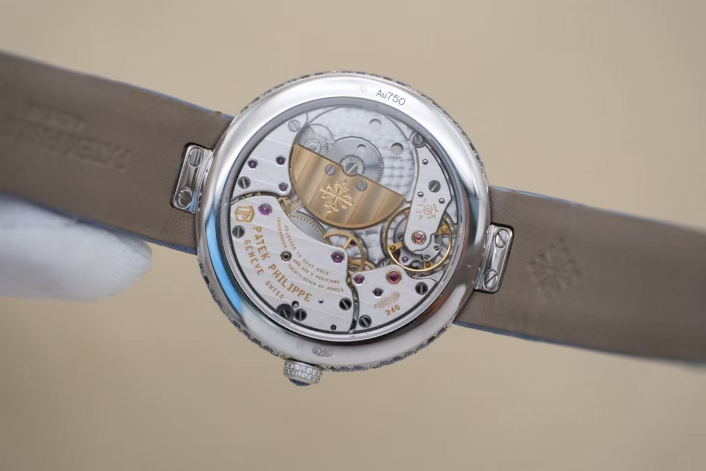 ✦ Patek Philippe Classic Watch 4899/901G 35.8mm 18K White Gold Automatic Mechanical Ladies' Watch with Diamonds and Sapphire Crystal