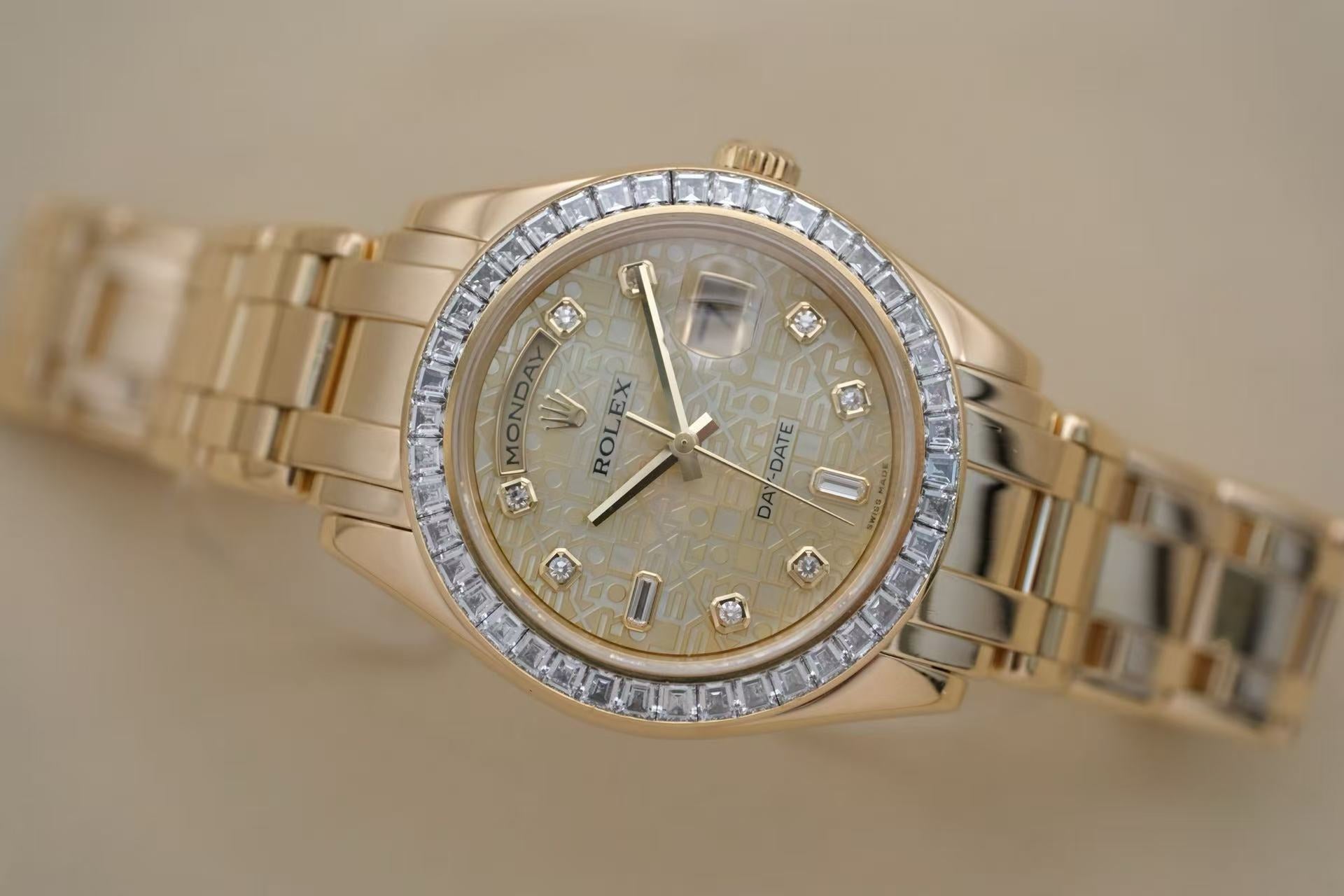 ✦ Rolex Day-Date 18958 39mm 18K Gold Mother-of-Pearl Computer Dial Square Bezel Automatic Mechanical