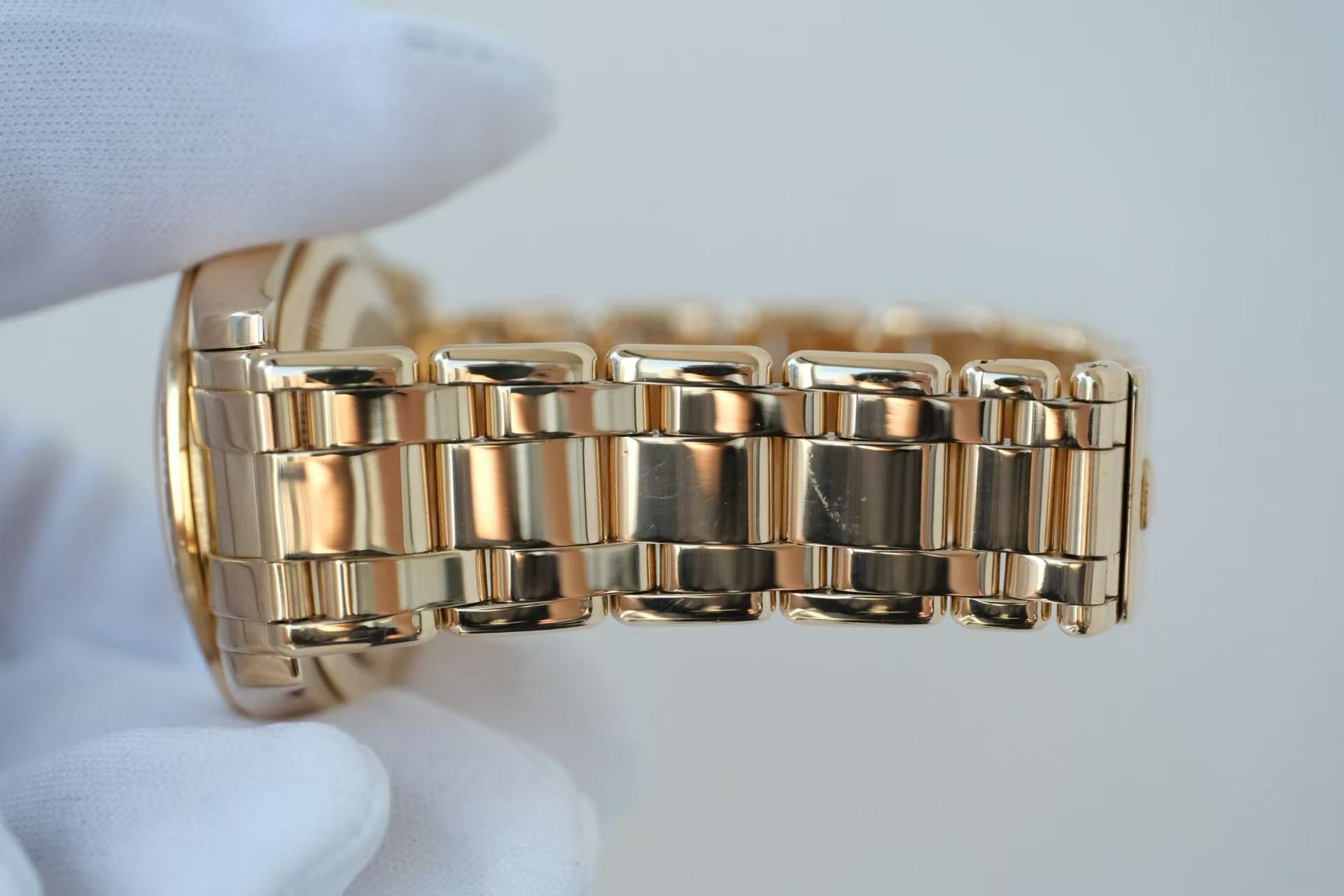 ✦ Rolex Day-Date 18958 39mm 18K Gold Mother-of-Pearl Computer Dial Square Bezel Automatic Mechanical