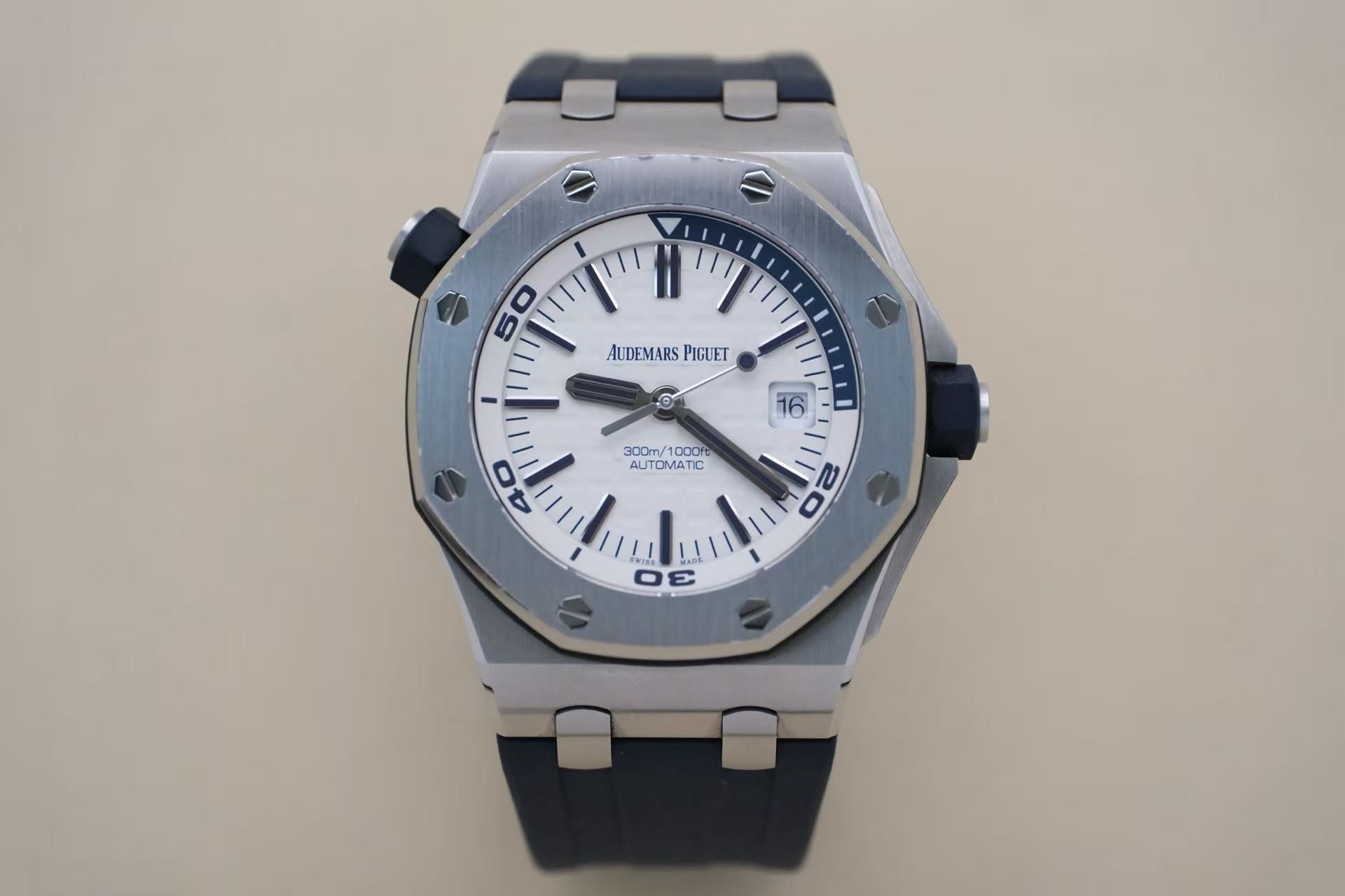 ✦ 爱彼 Audemars Piguet 皇家橡树离岸型 15710ST 42毫米 精钢 白盘 自动机械