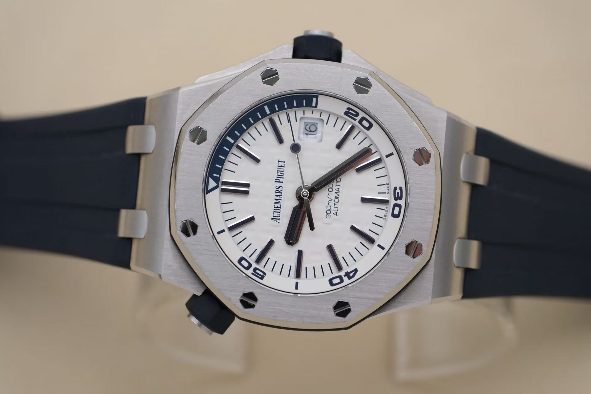 ✦ 爱彼 Audemars Piguet 皇家橡树离岸型 15710ST 42毫米 精钢 白盘 自动机械