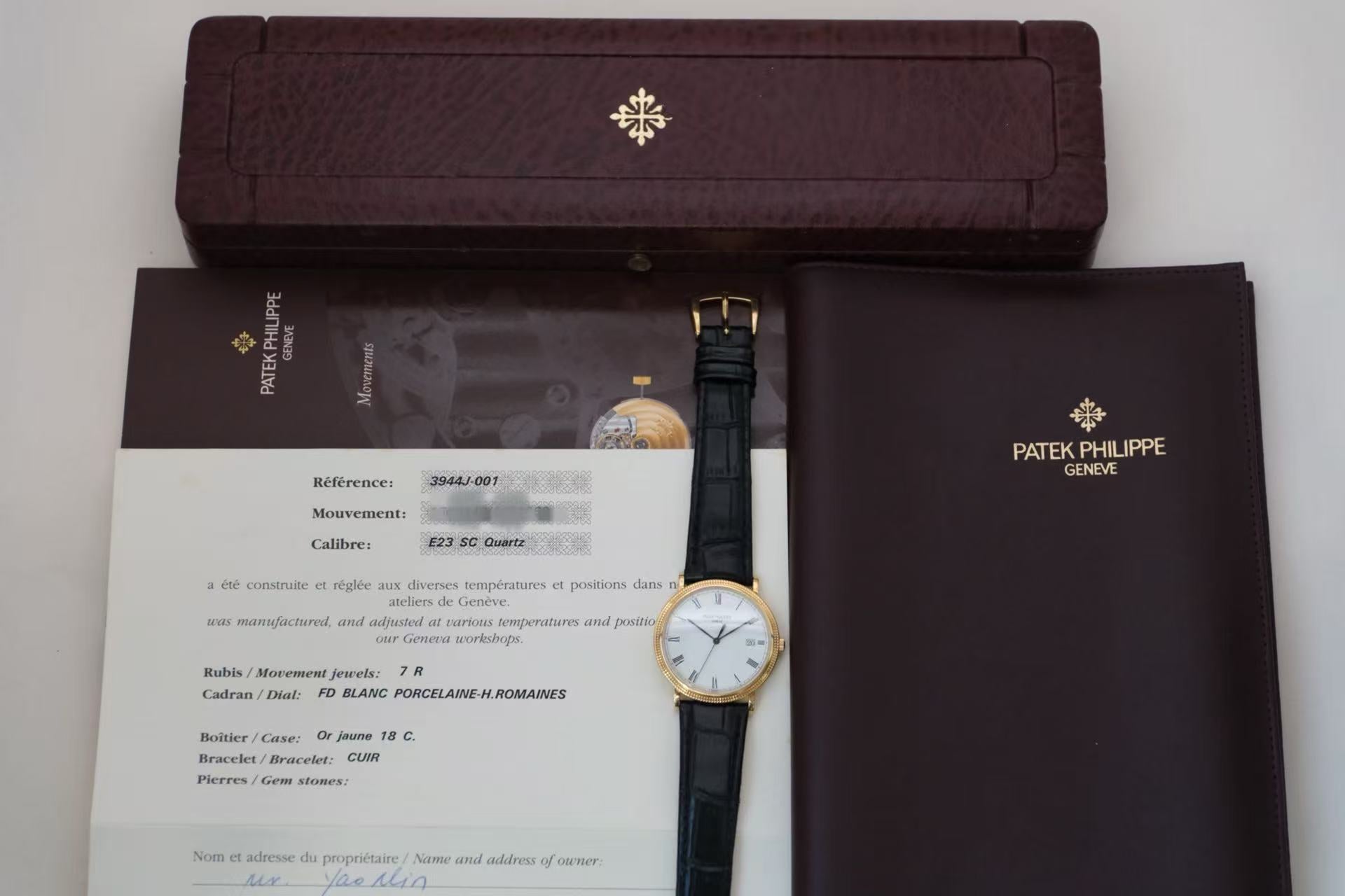 ✦ 百达翡丽 Patek Philippe 卡拉卓华 3944J 33毫米 18K黄金 巴黎钉纹 石英机芯