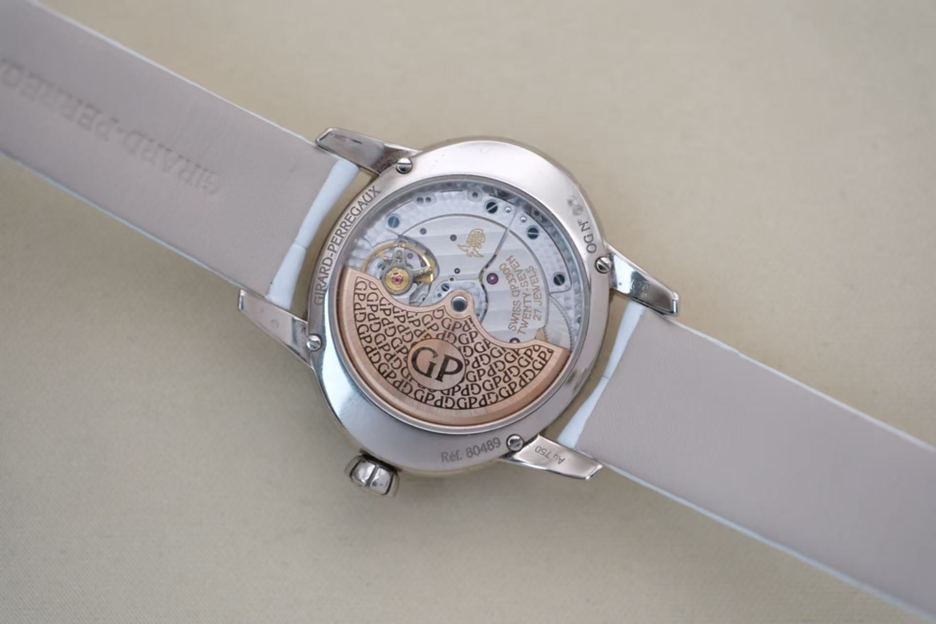 ✦ 芝柏 Girard-Perregaux 猫眼 80489D 35x30毫米 18K白金 满天星镶钻 自动机械