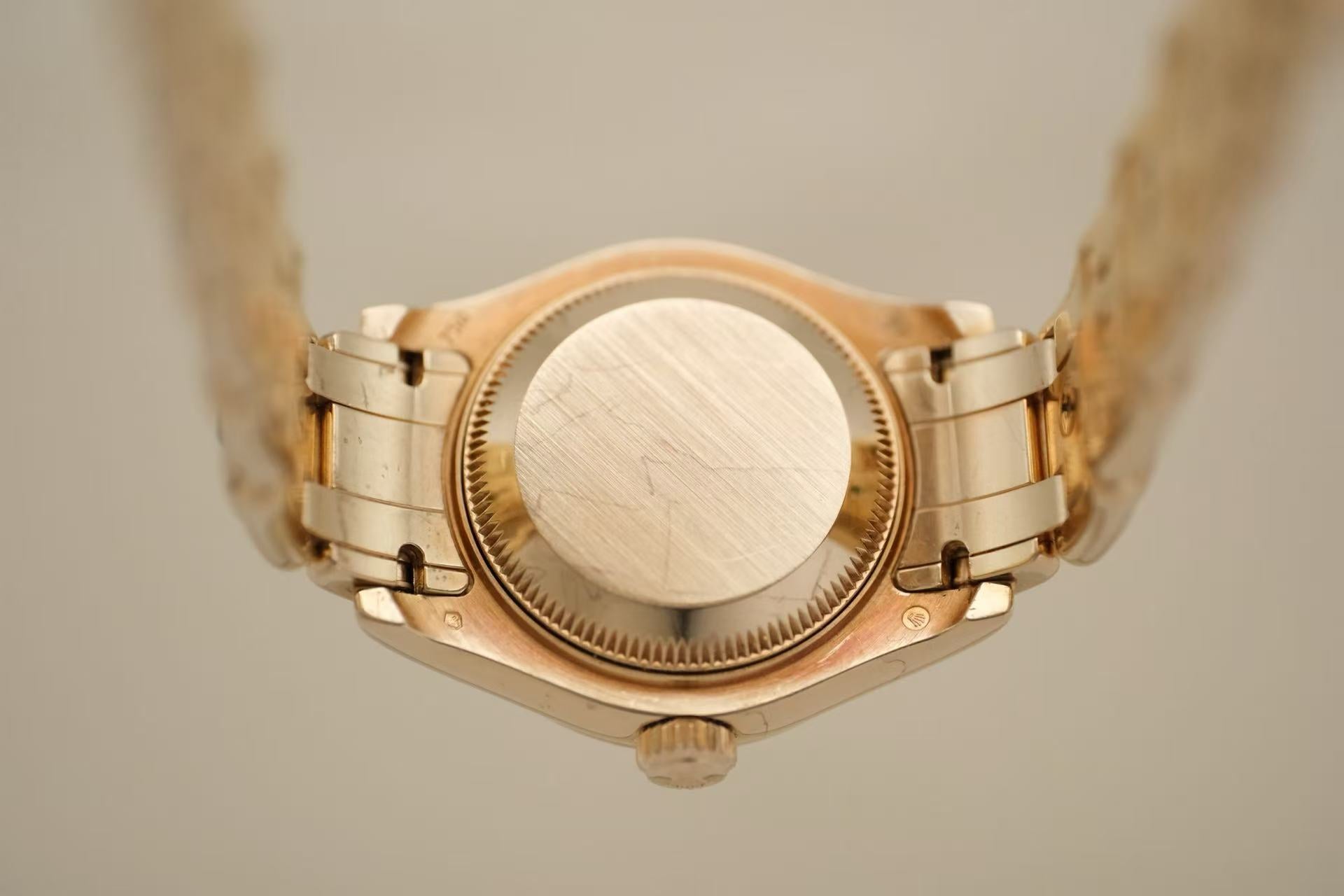 ✦ Rolex Pearlmaster 80308 29mm 18K Yellow Gold with Emerald Reflective Automatic Mechanical Watch